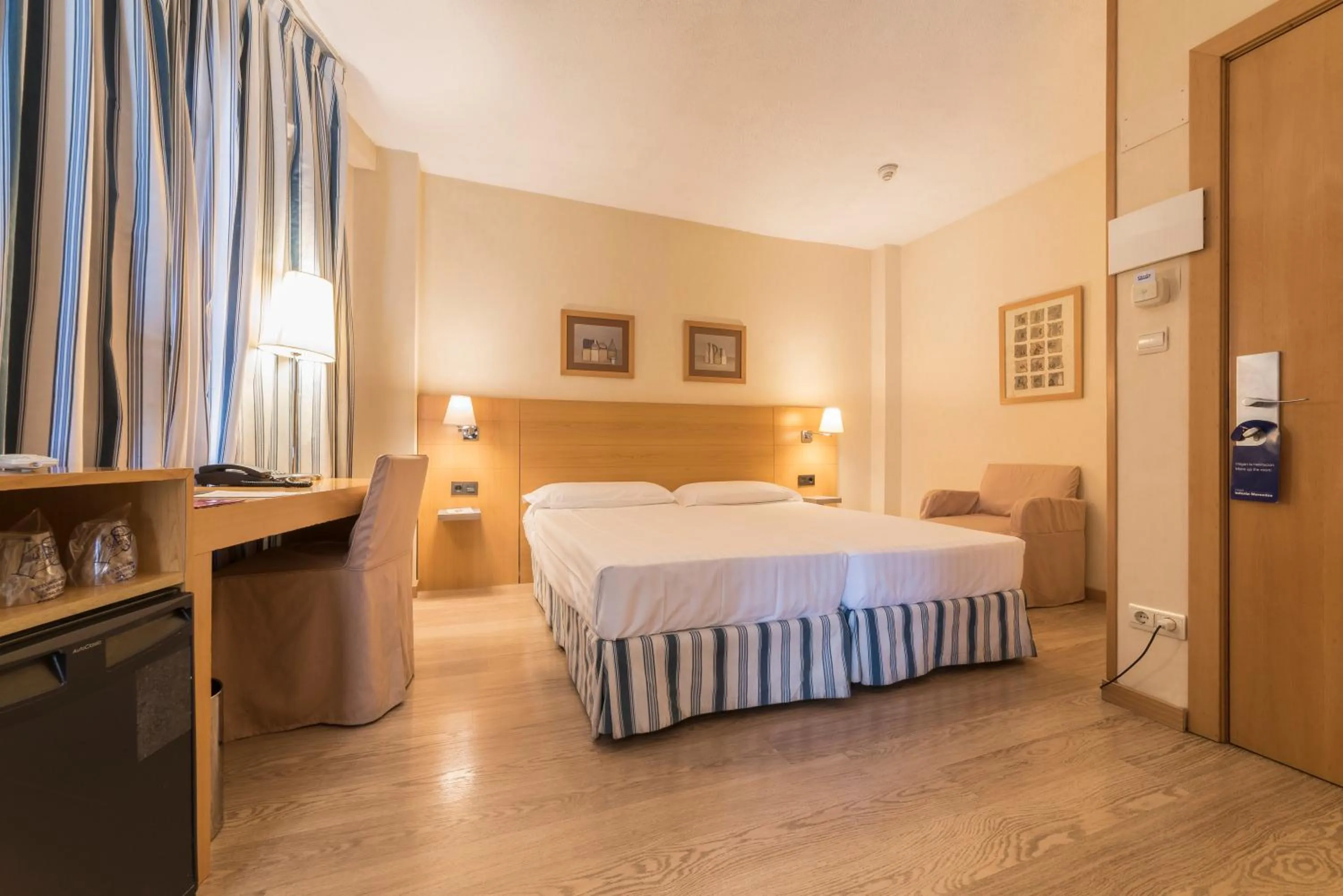 Photo of the whole room, Bed in Infanta Mercedes