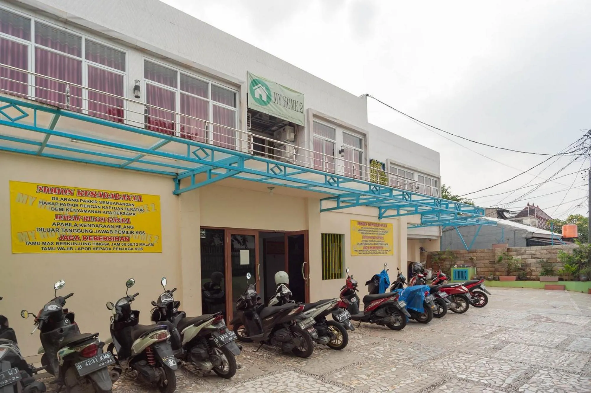 Property building in Urbanview My Home Ciracas by RedDoorz