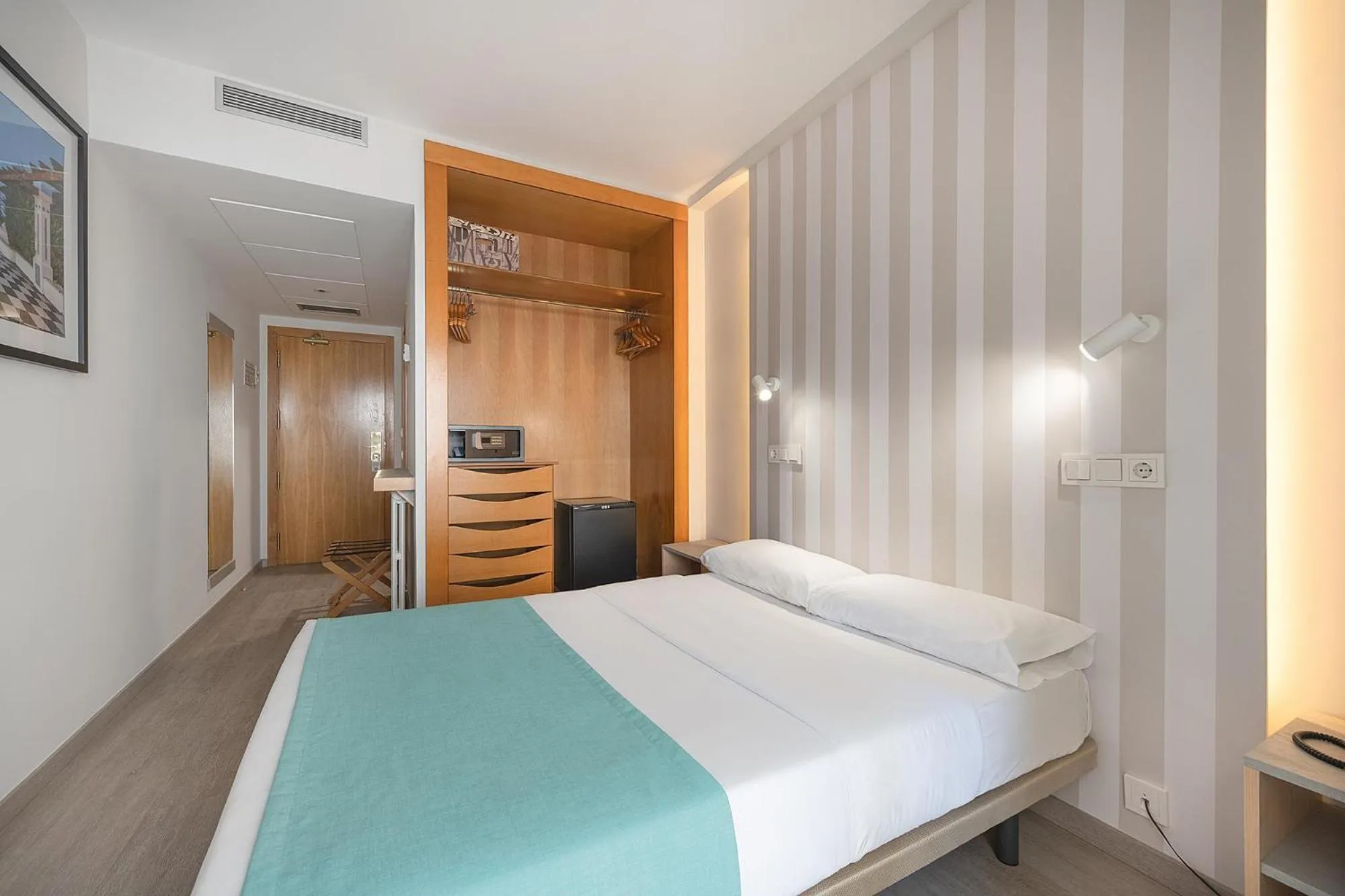 Photo of the whole room, Bed in Poseidon Resort