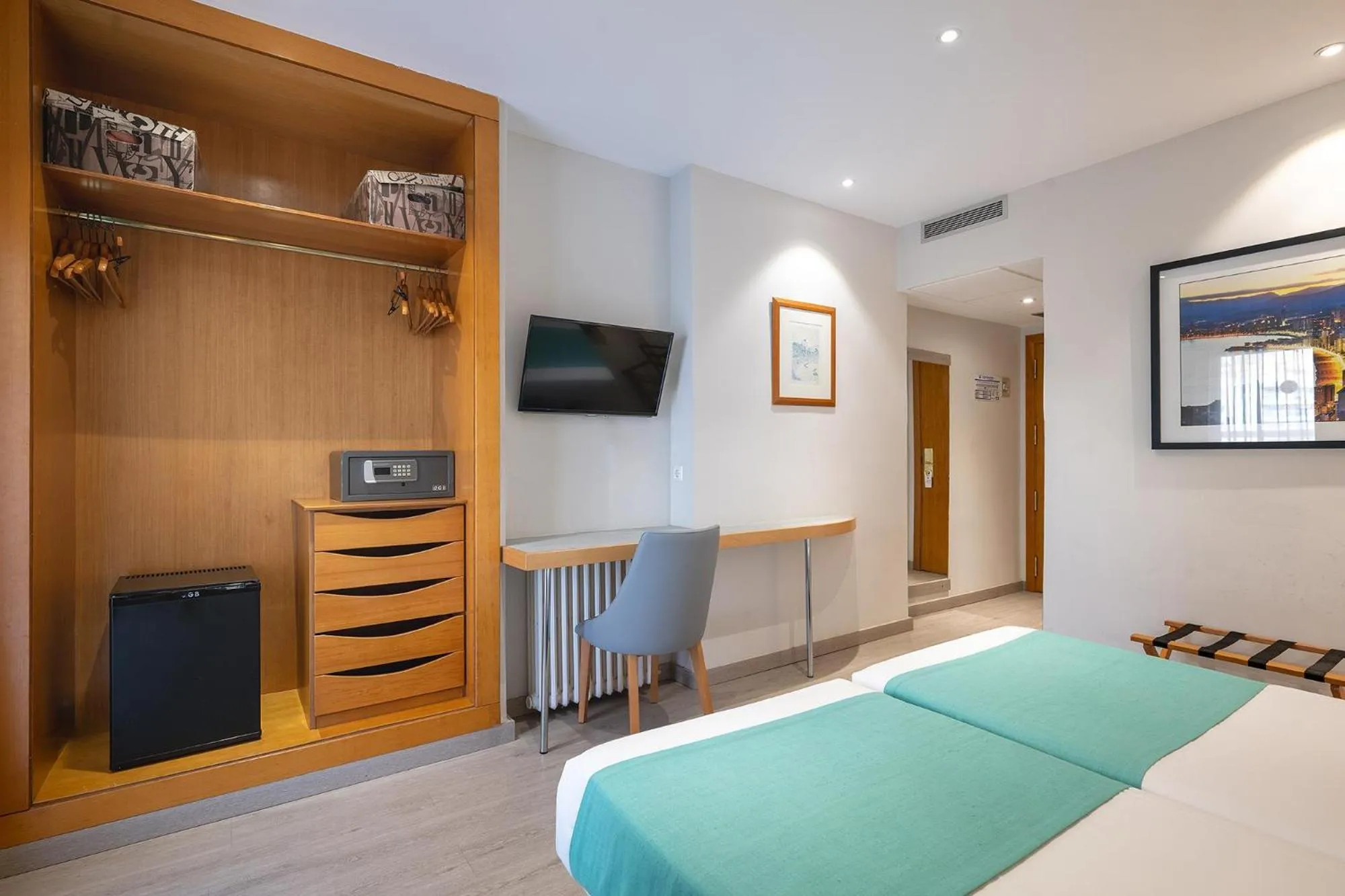 Photo of the whole room, Bed in Poseidon Resort