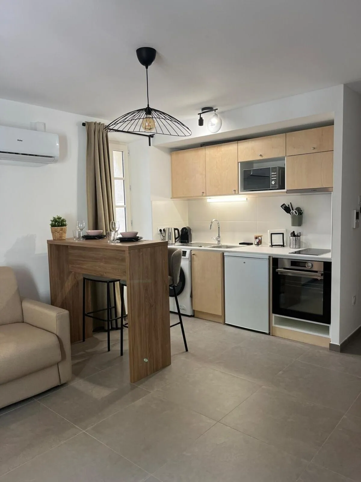 Kitchen or kitchenette in SOUS LES PLATANES