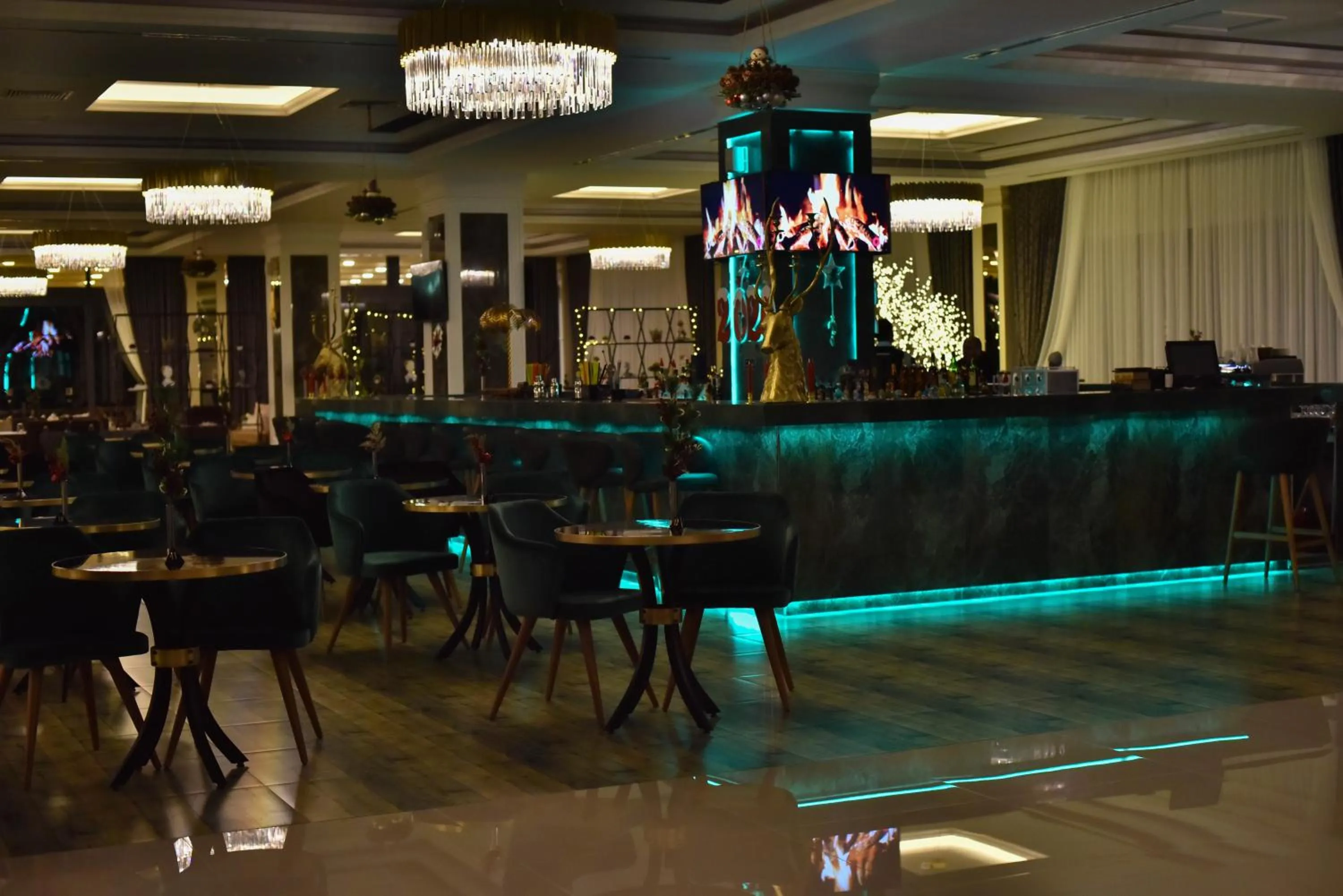 Lounge or bar in Mc Palace Hotel Spa & Convention