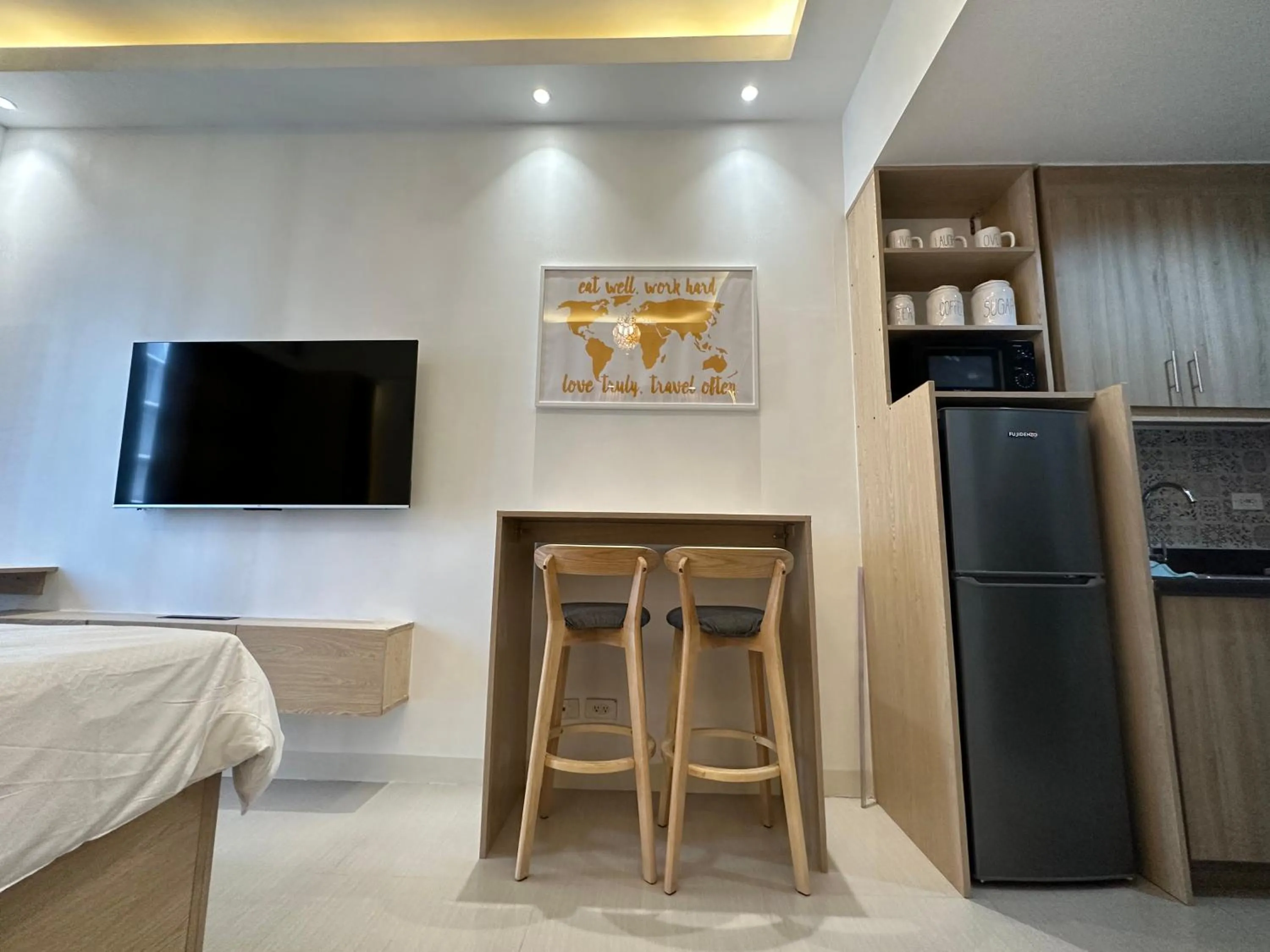 Homey Condo by the Bay