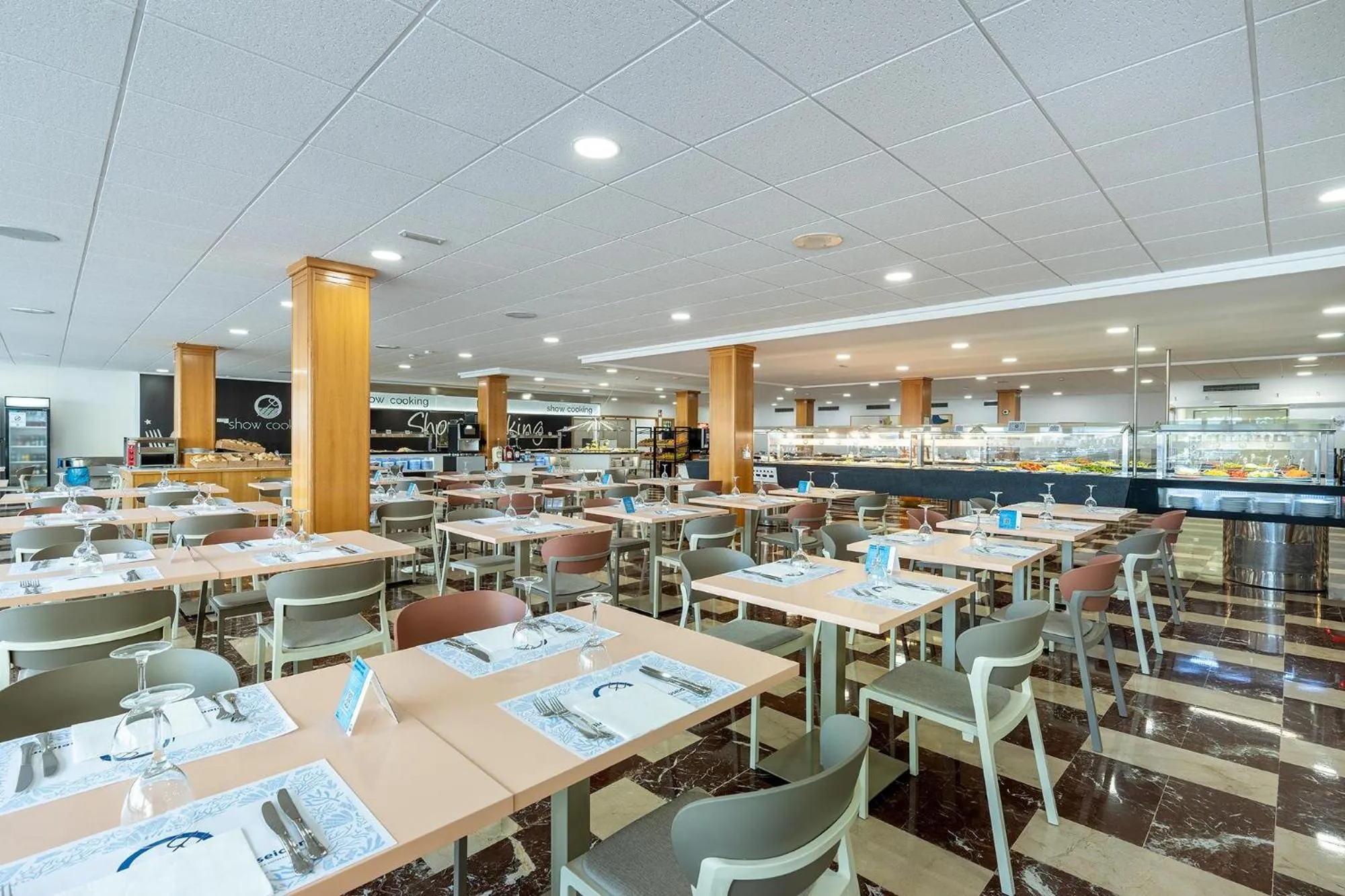 Restaurant/places to eat in Hotel Poseidon Playa