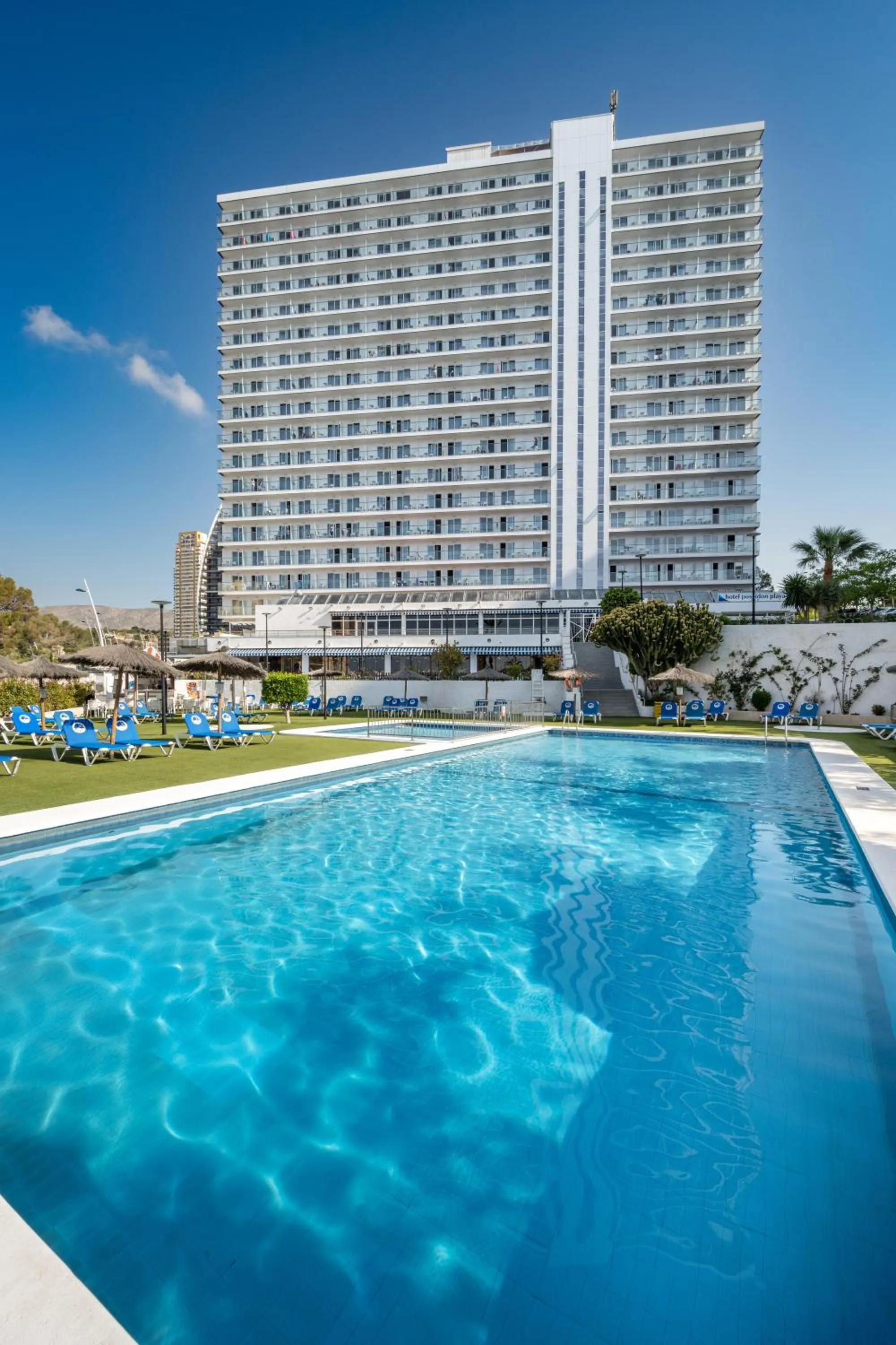 Swimming pool in Hotel Poseidon Playa