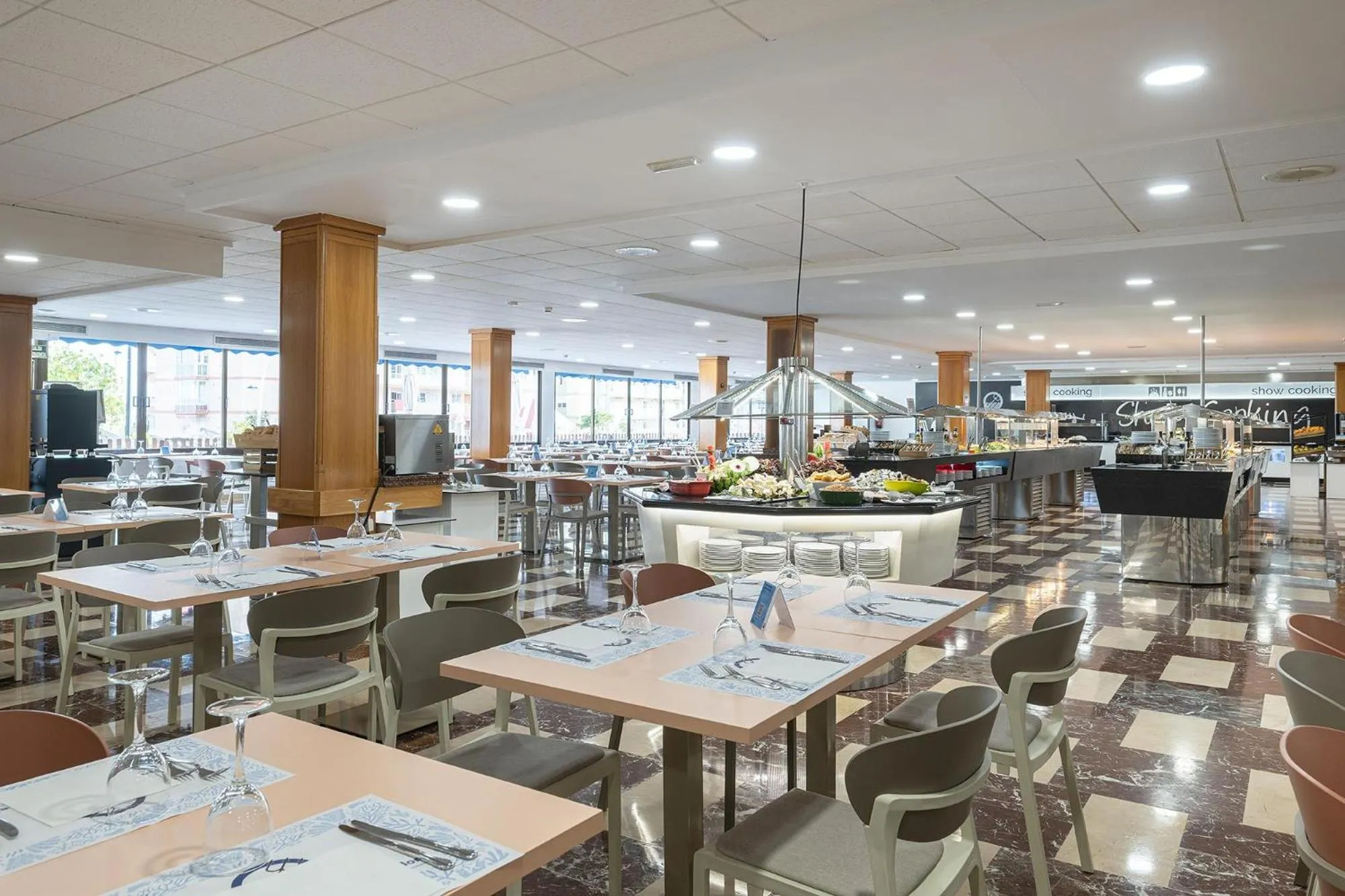 Restaurant/places to eat in Hotel Poseidon Playa