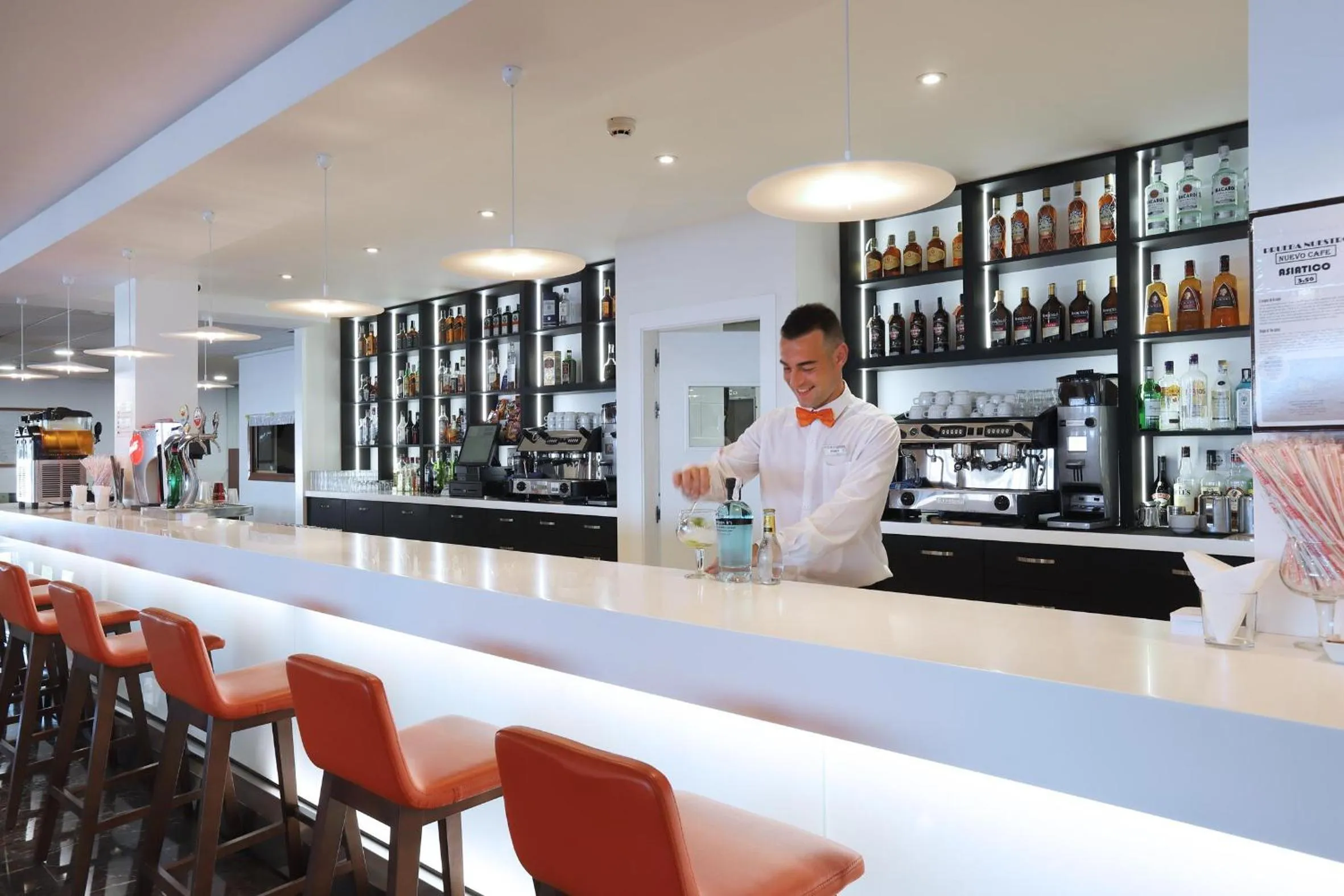 Lounge or bar in Hotel Poseidon Playa