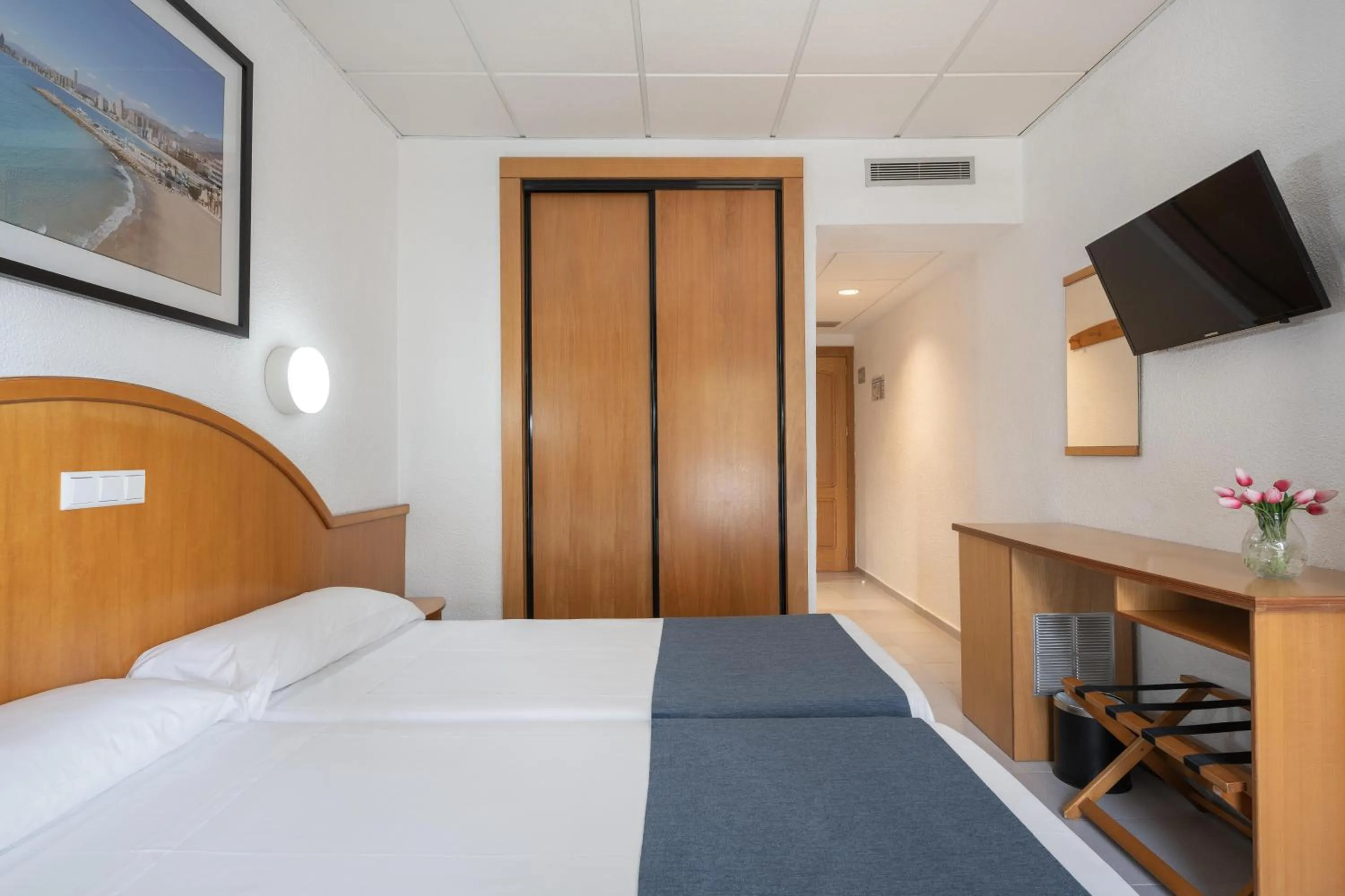 Photo of the whole room, Bed in Hotel Poseidon Playa