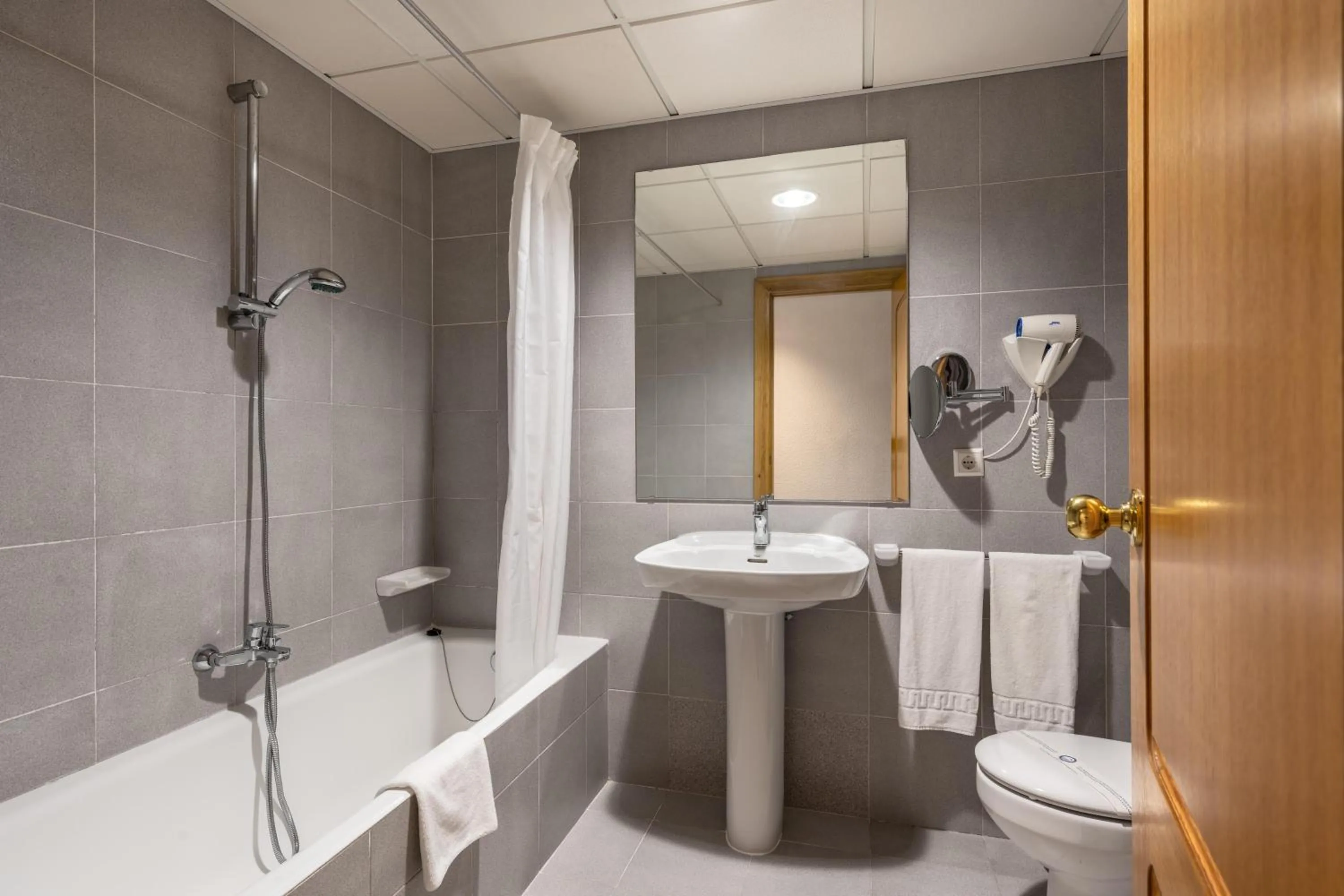 Bathroom in Hotel Poseidon Playa