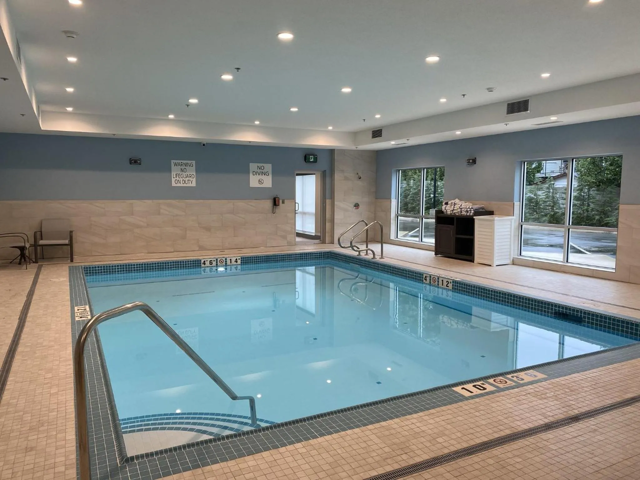Swimming pool in Holiday Inn Express & Suites Courtenay - Comox by IHG