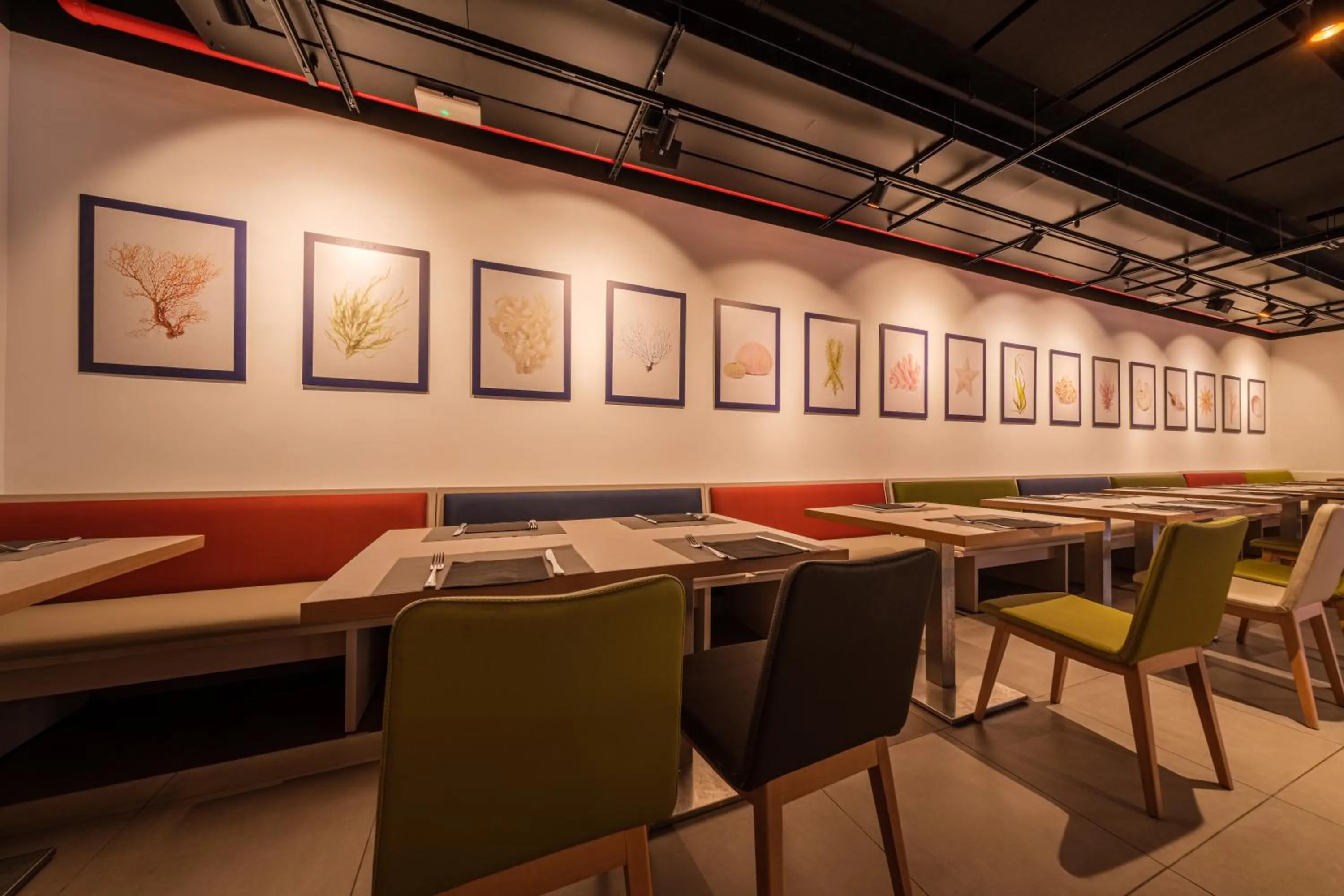 Restaurant/places to eat in Estival Park Almaris