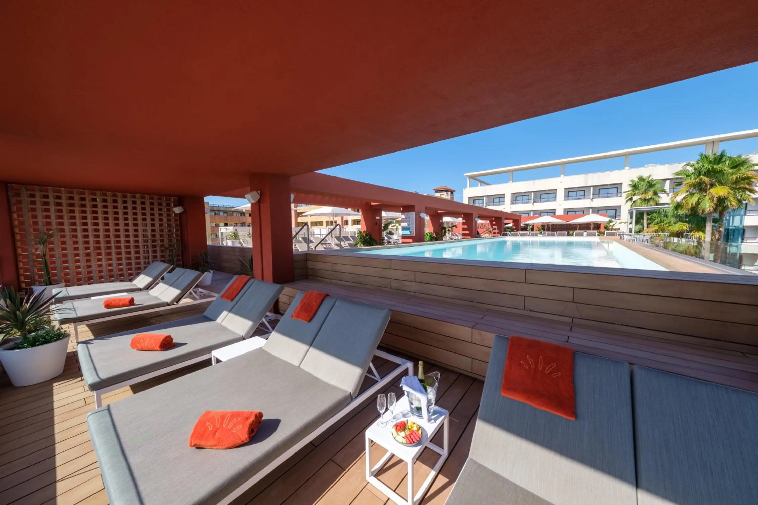 Swimming pool in Estival Park Almaris