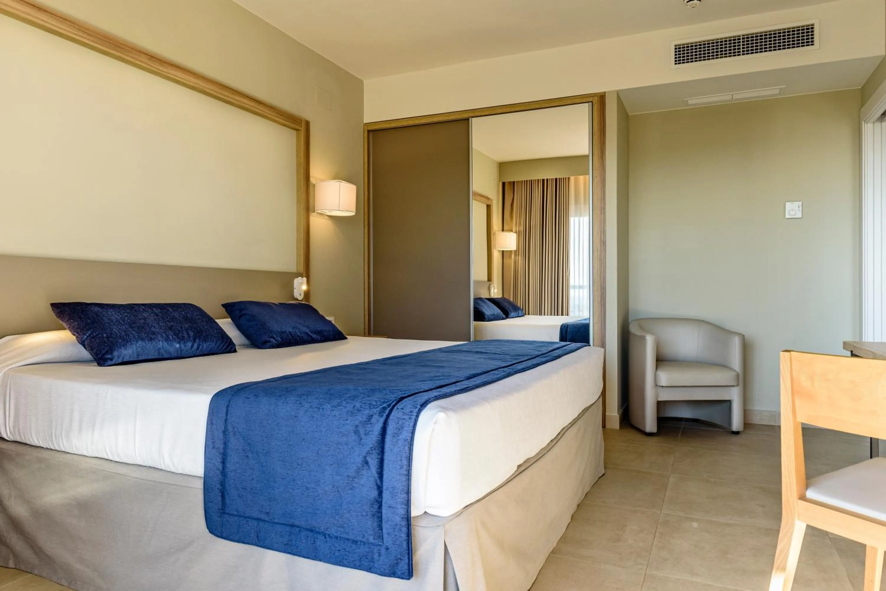 Bedroom, Bed in Estival Park Almaris