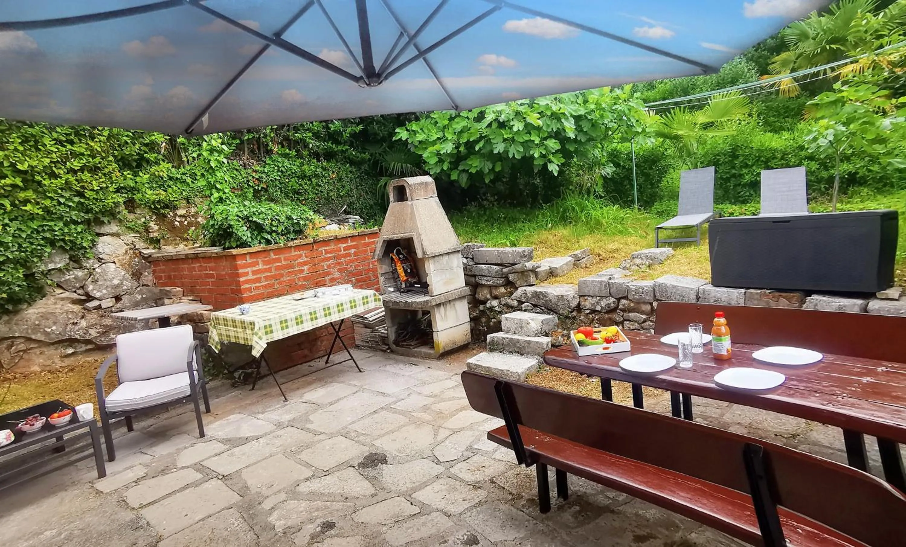 BBQ facilities in Elegance Suite - "100m from the Beach with Free Parking and Garden"