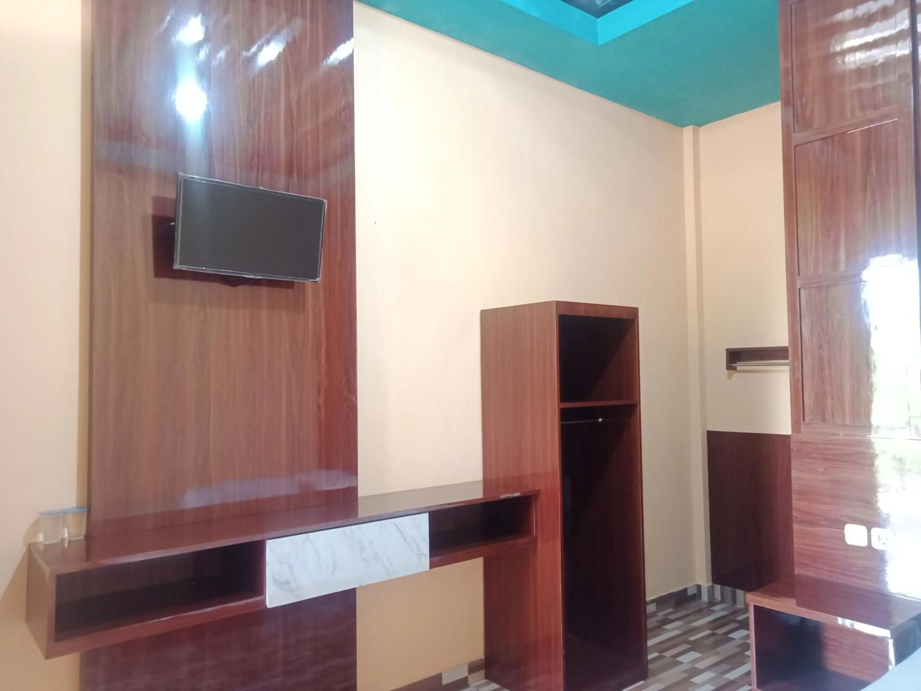 TV and multimedia in An Nur Homestay Bira Beach