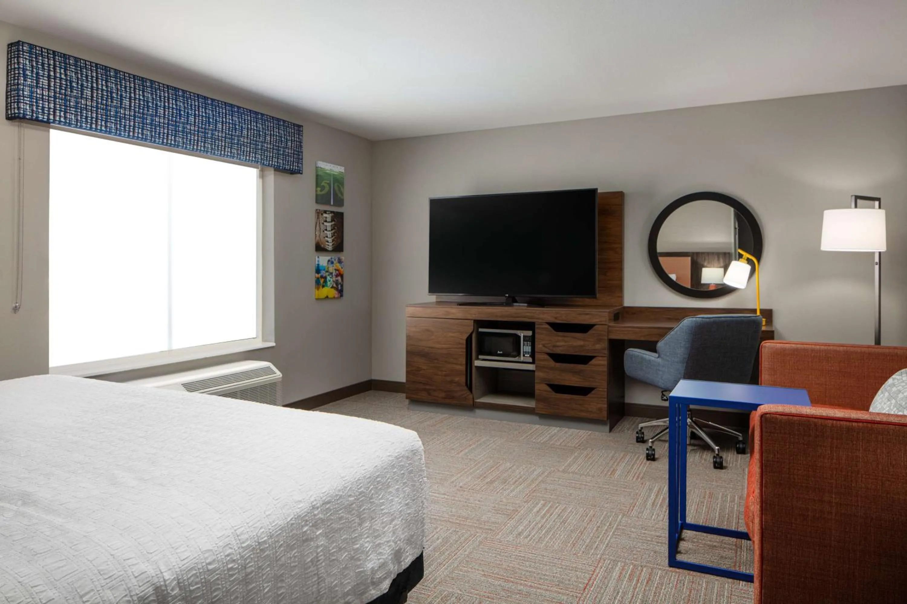 Bed in Hampton Inn Green Bay Stadium, Wi