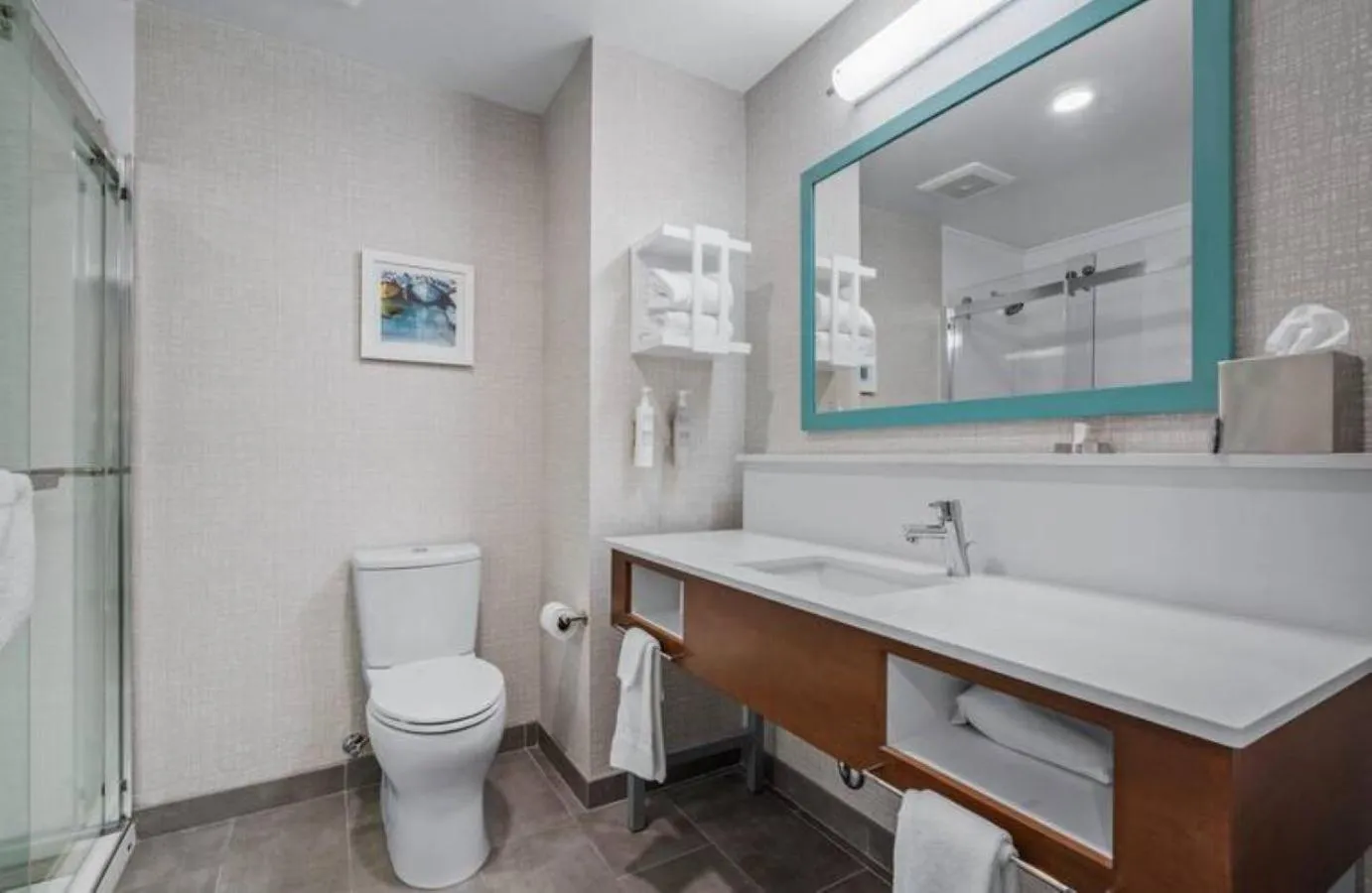 Bathroom in Hampton Inn Morro Bay