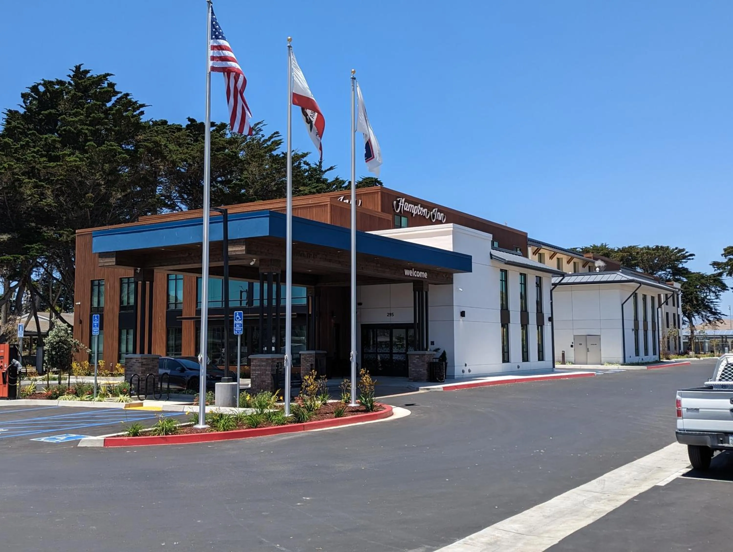 Property building in Hampton Inn Morro Bay