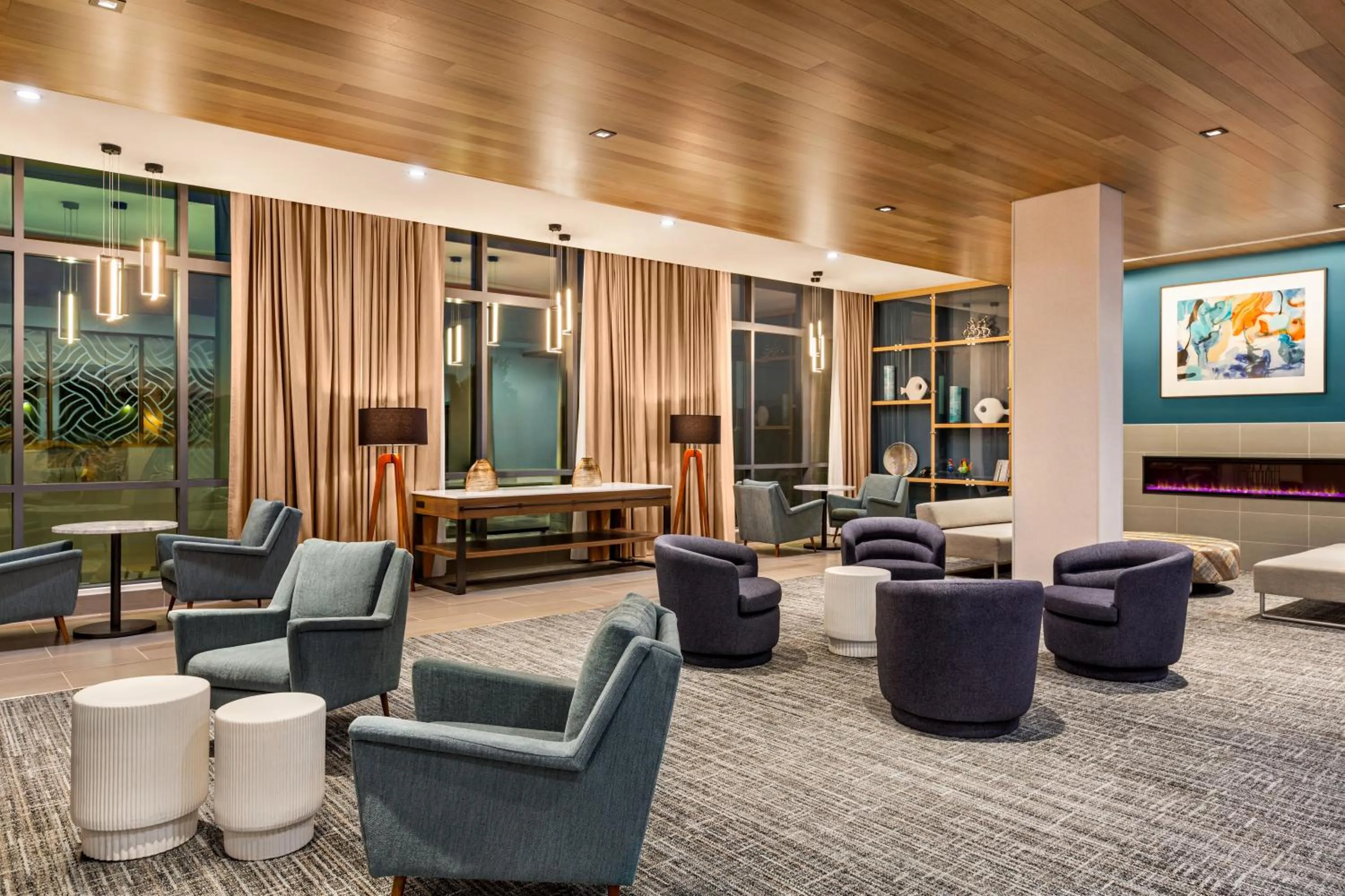 Seating area in Hampton Inn & Suites San Mateo-San Francisco Airport
