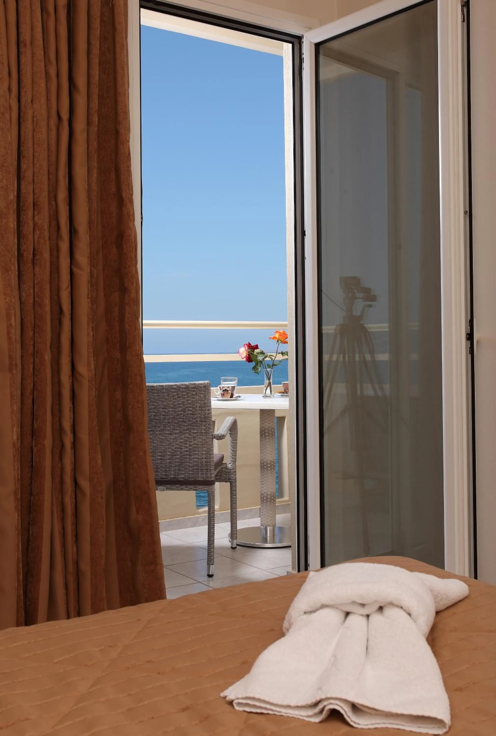 View (from property/room), Bed in Kronos Hotel