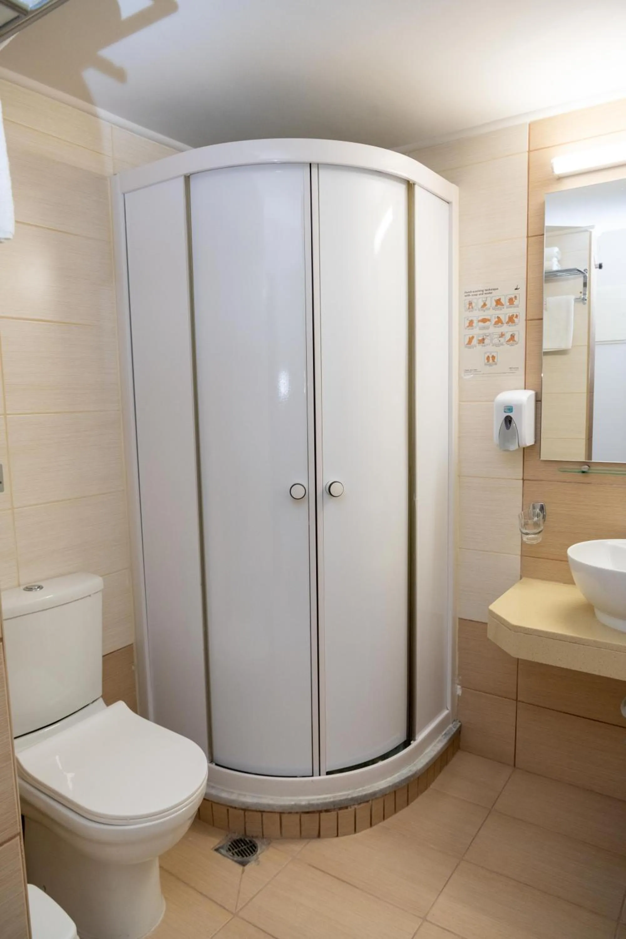 Shower in Kronos Hotel