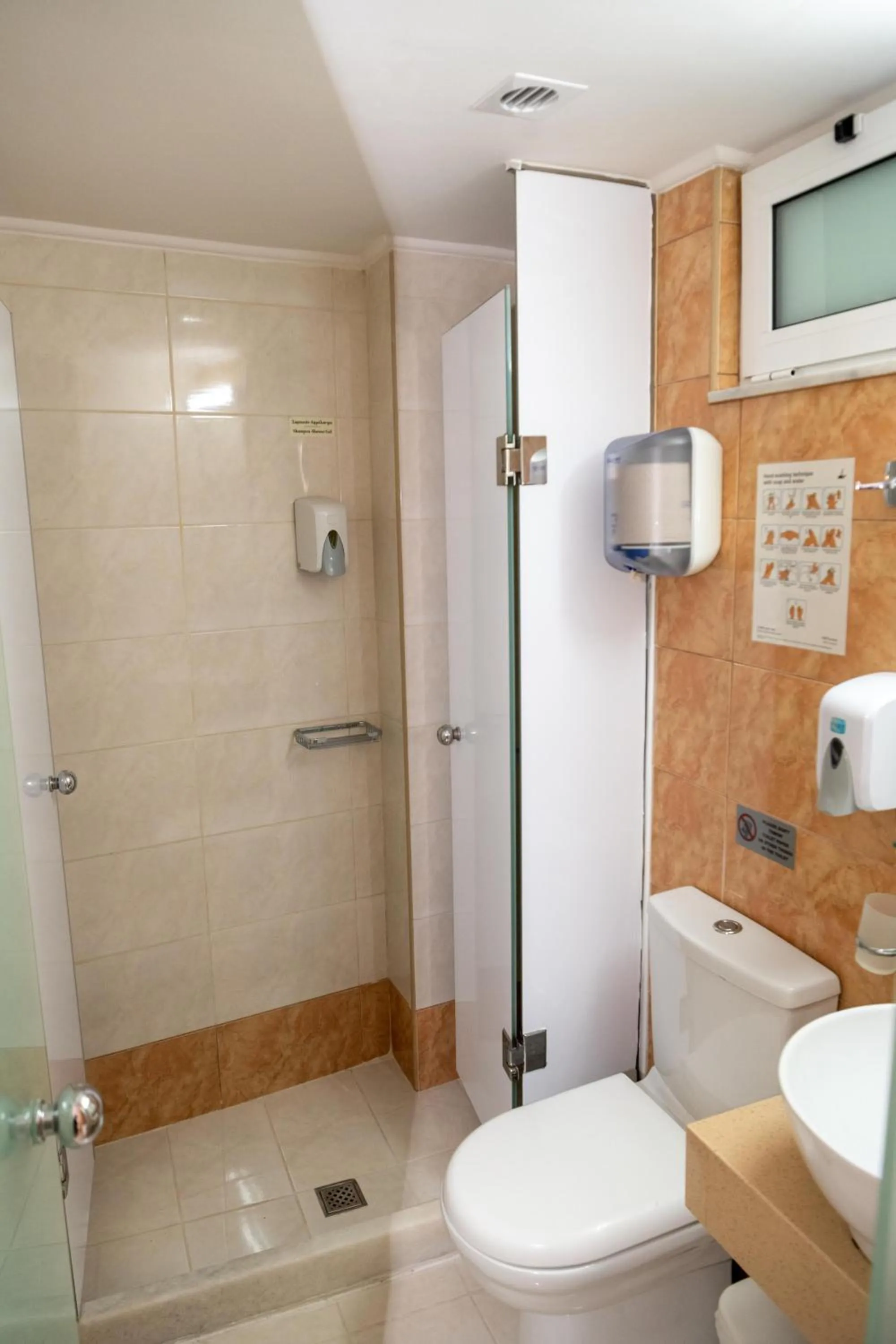 Shower in Kronos Hotel