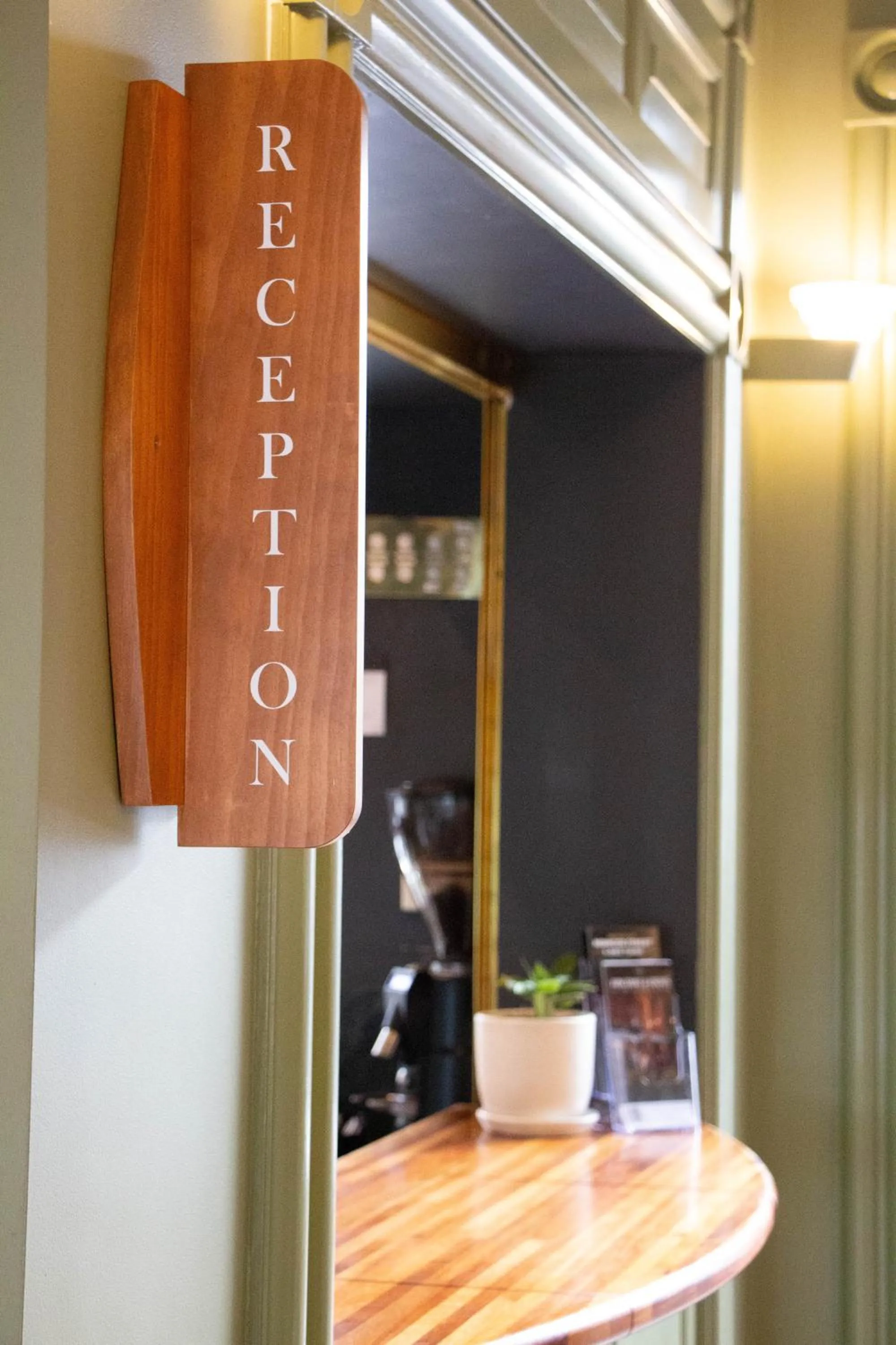 Alpine Hotel, Eat Drink Sleep