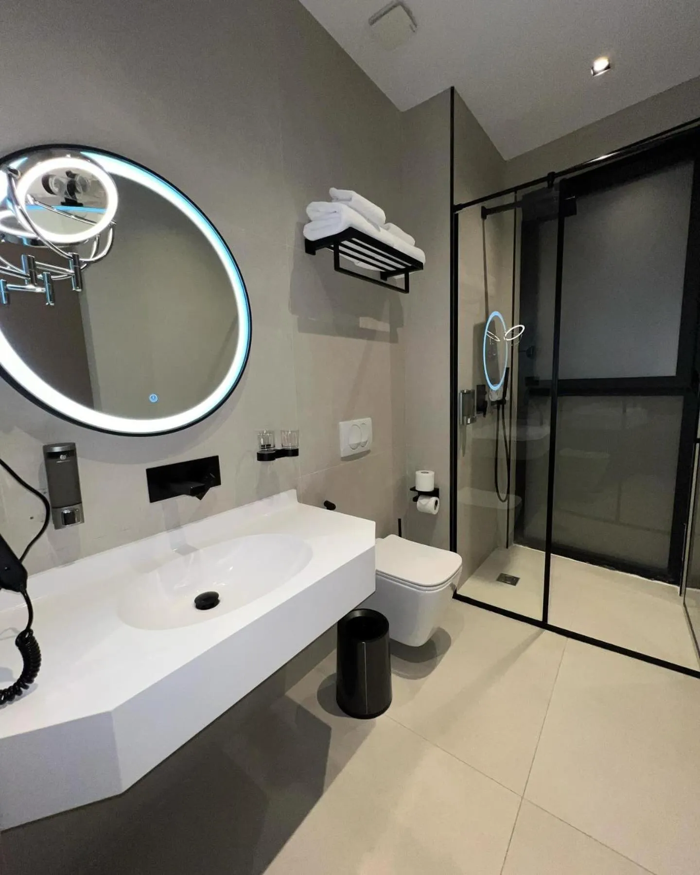 Shower in StarLight Hotel