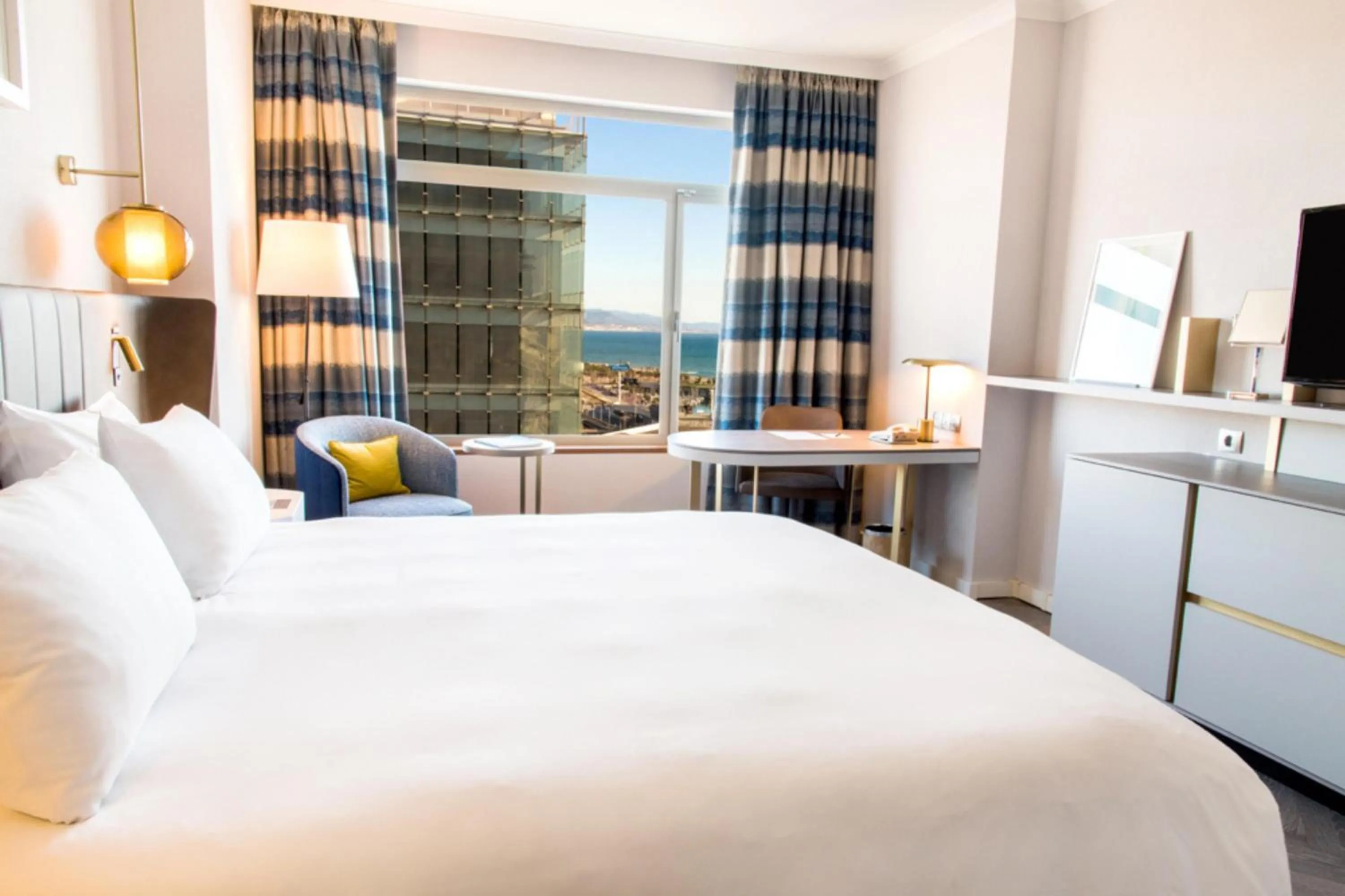 Bedroom, Bed in Hilton Diagonal Mar Barcelona