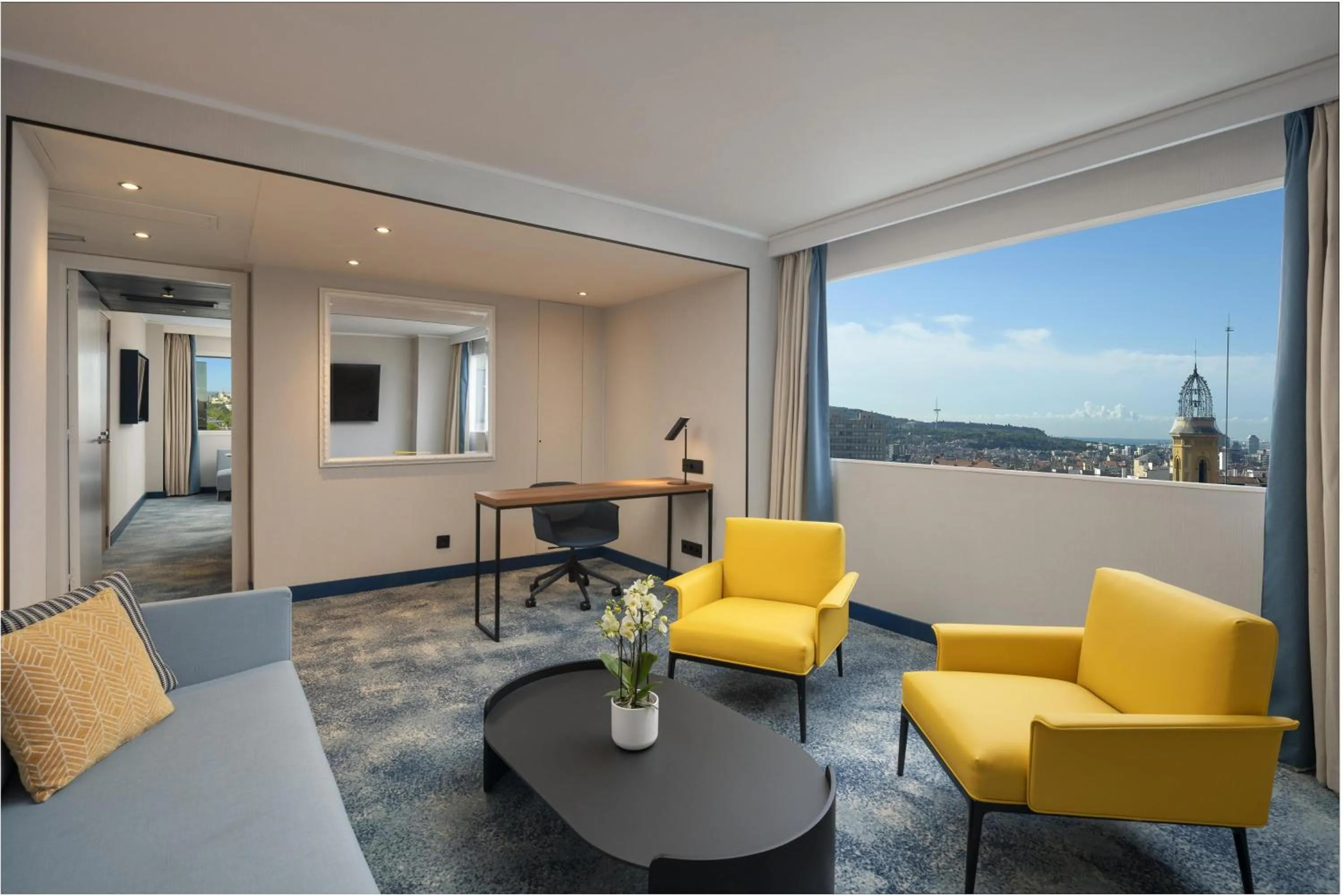 Living room in Hilton Barcelona