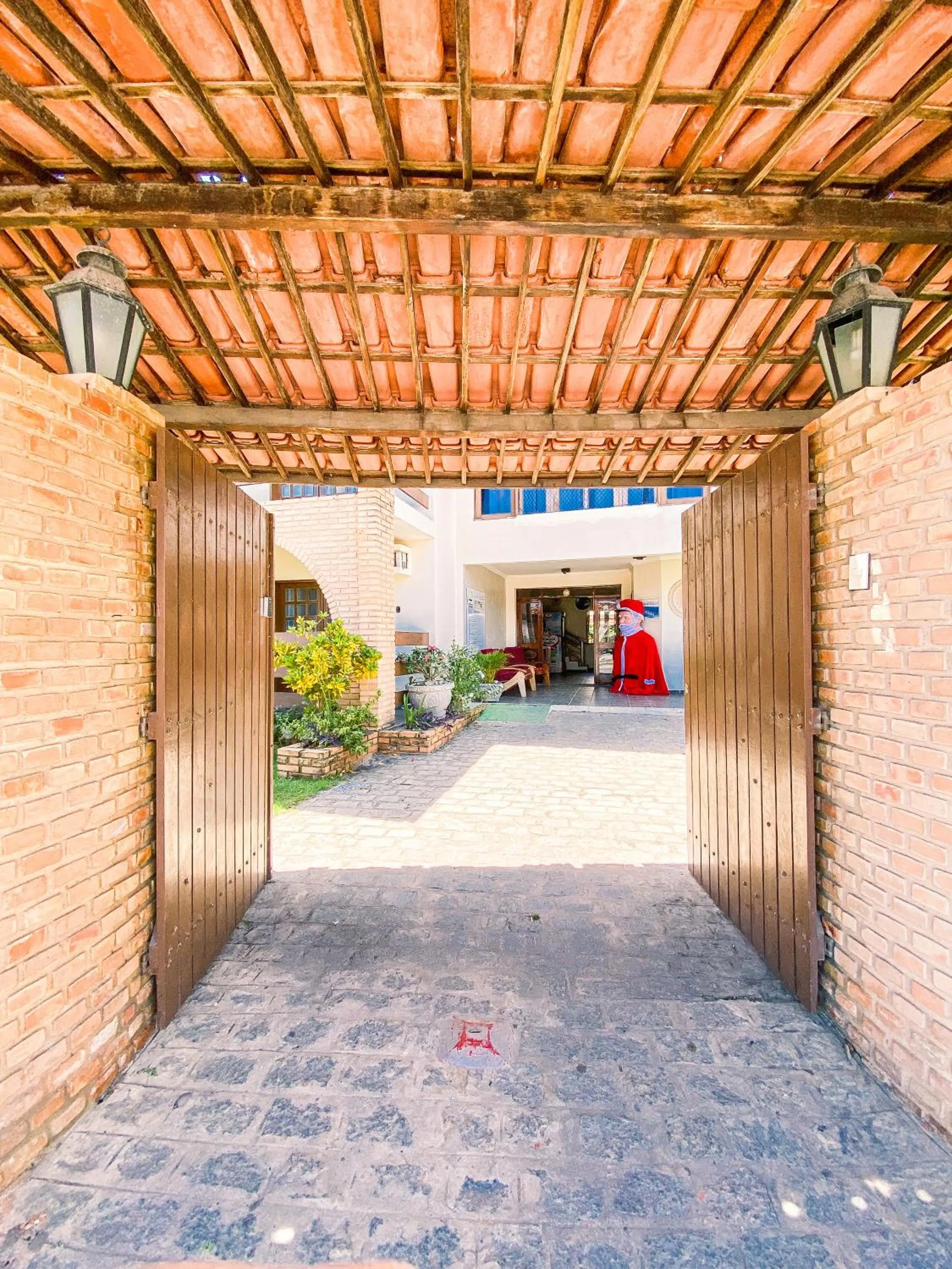 Property building in Hotel Pousada Mahon Mar