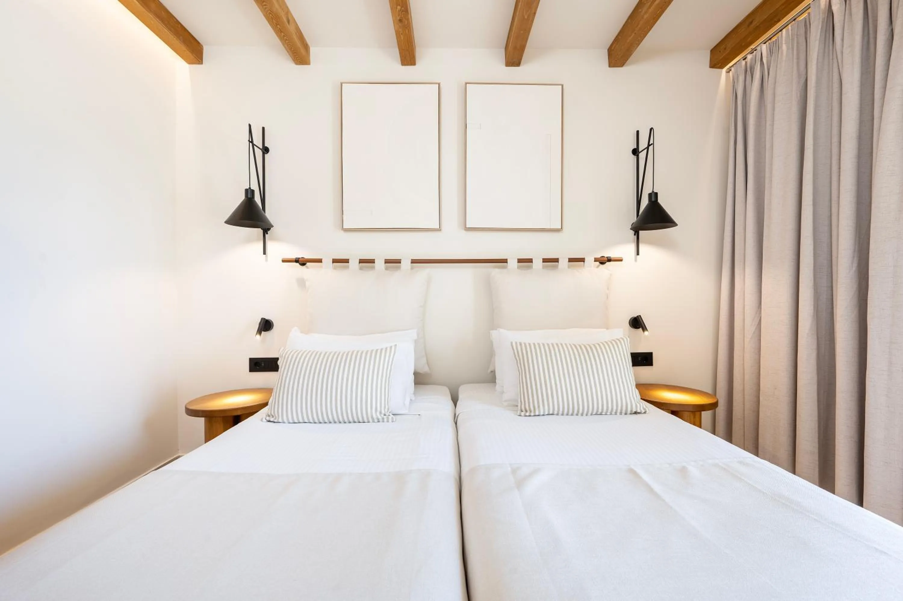 Bedroom, Bed in Aegean Houses