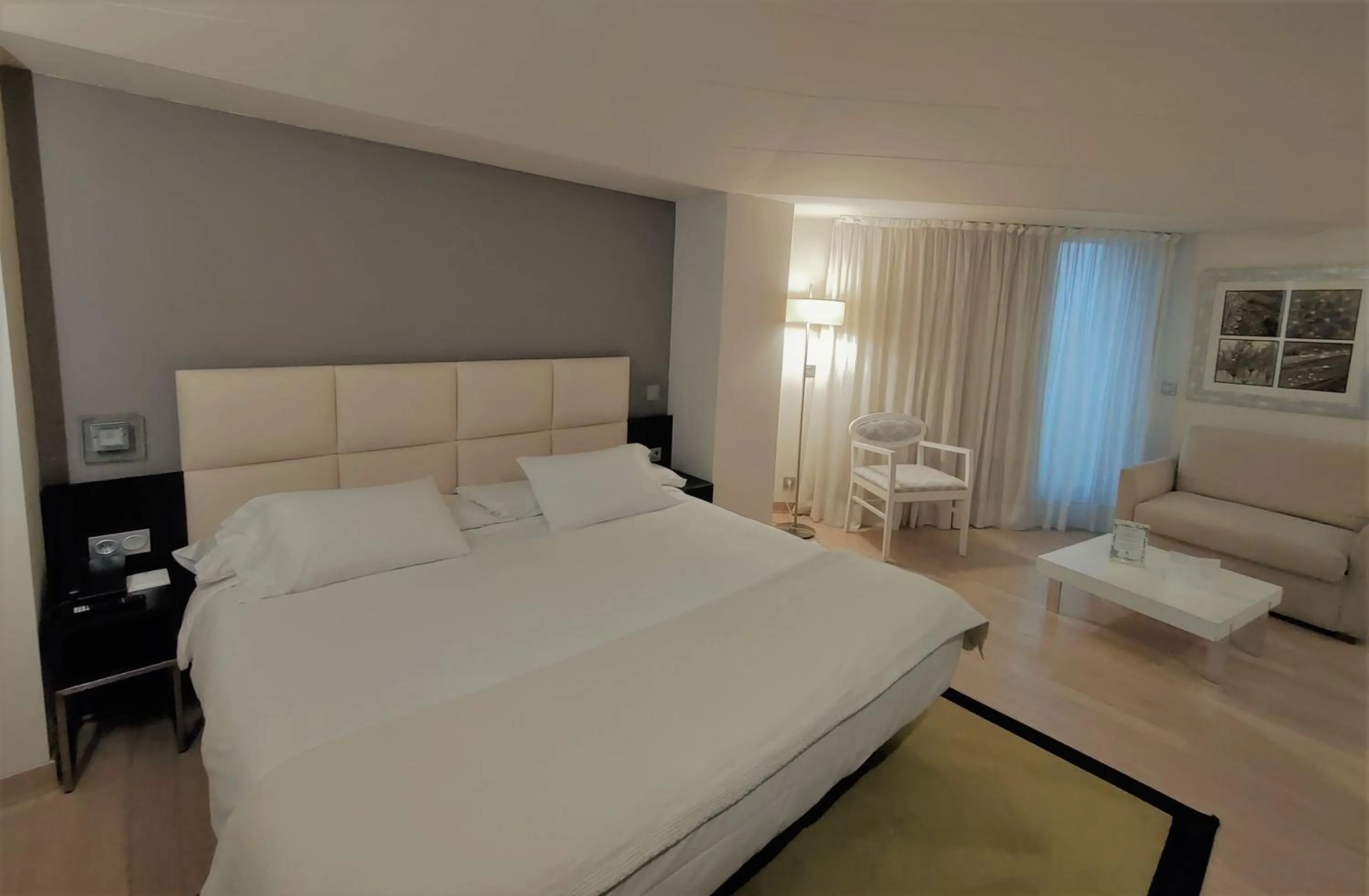 Bedroom, Bed in Hotel Bienestar Moaña