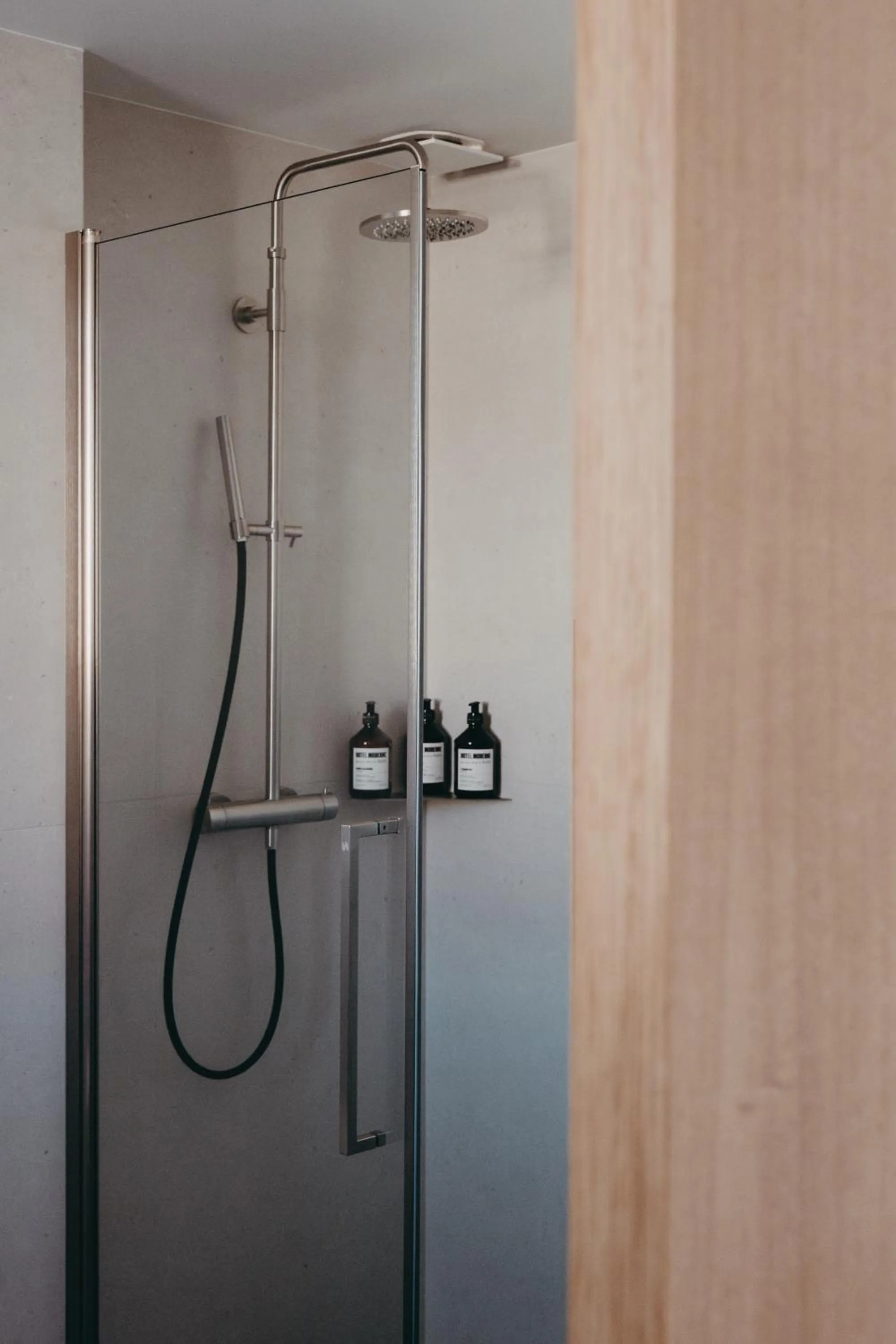 Shower in Hotel Moderne