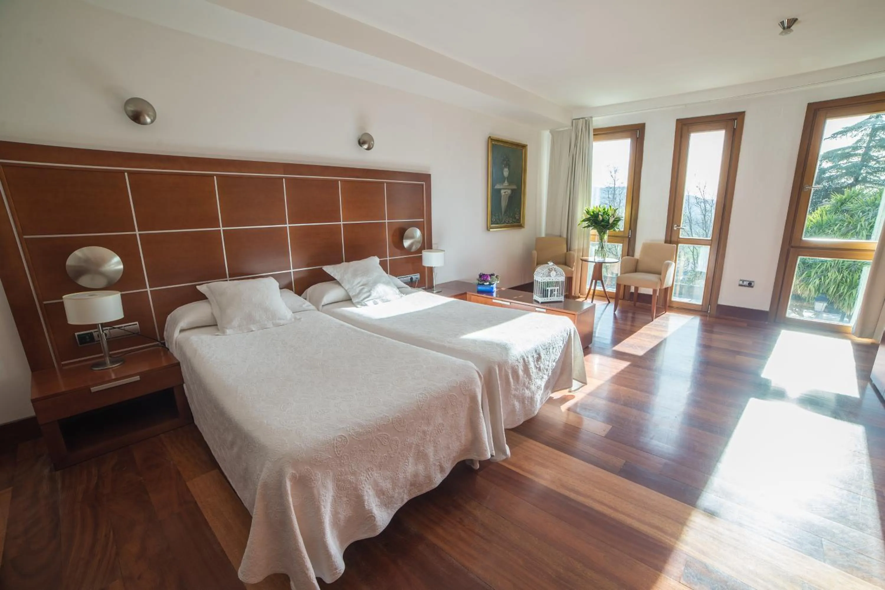 Photo of the whole room, Bed in Acinipo