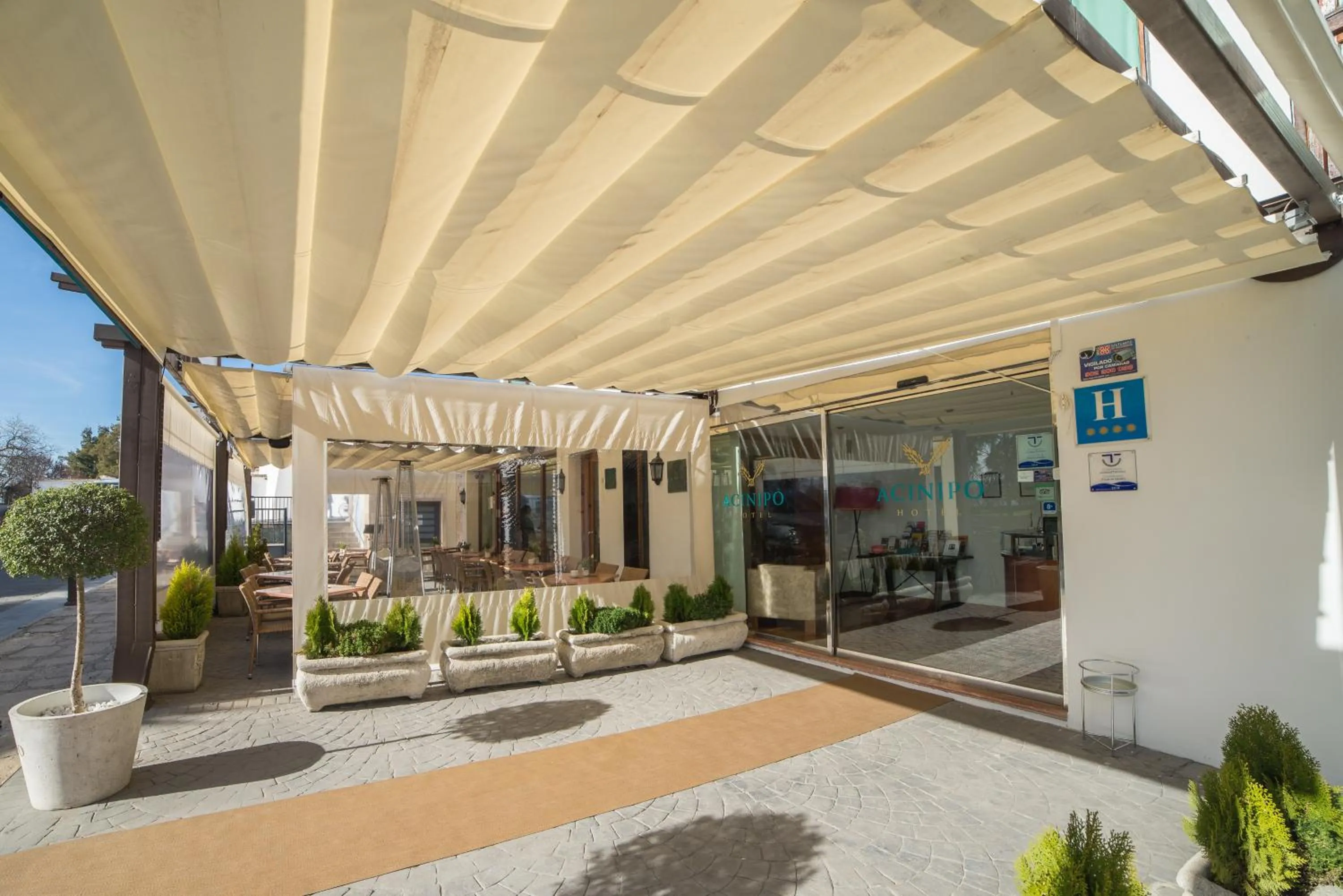 Facade/entrance in Acinipo