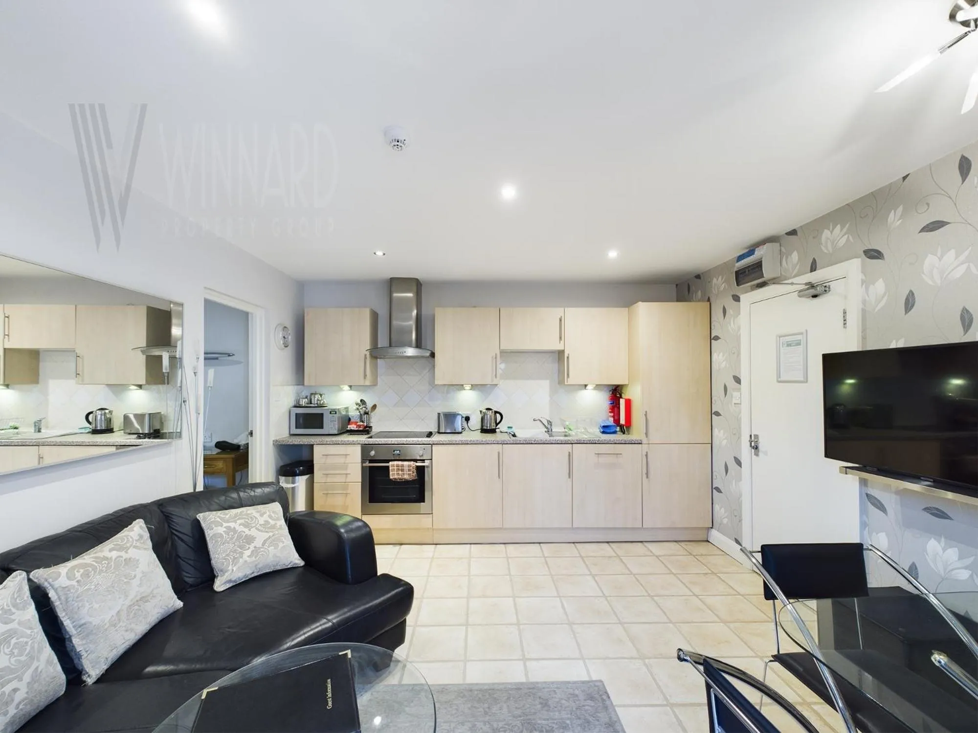 Kitchen or kitchenette in Sandbanks Suite