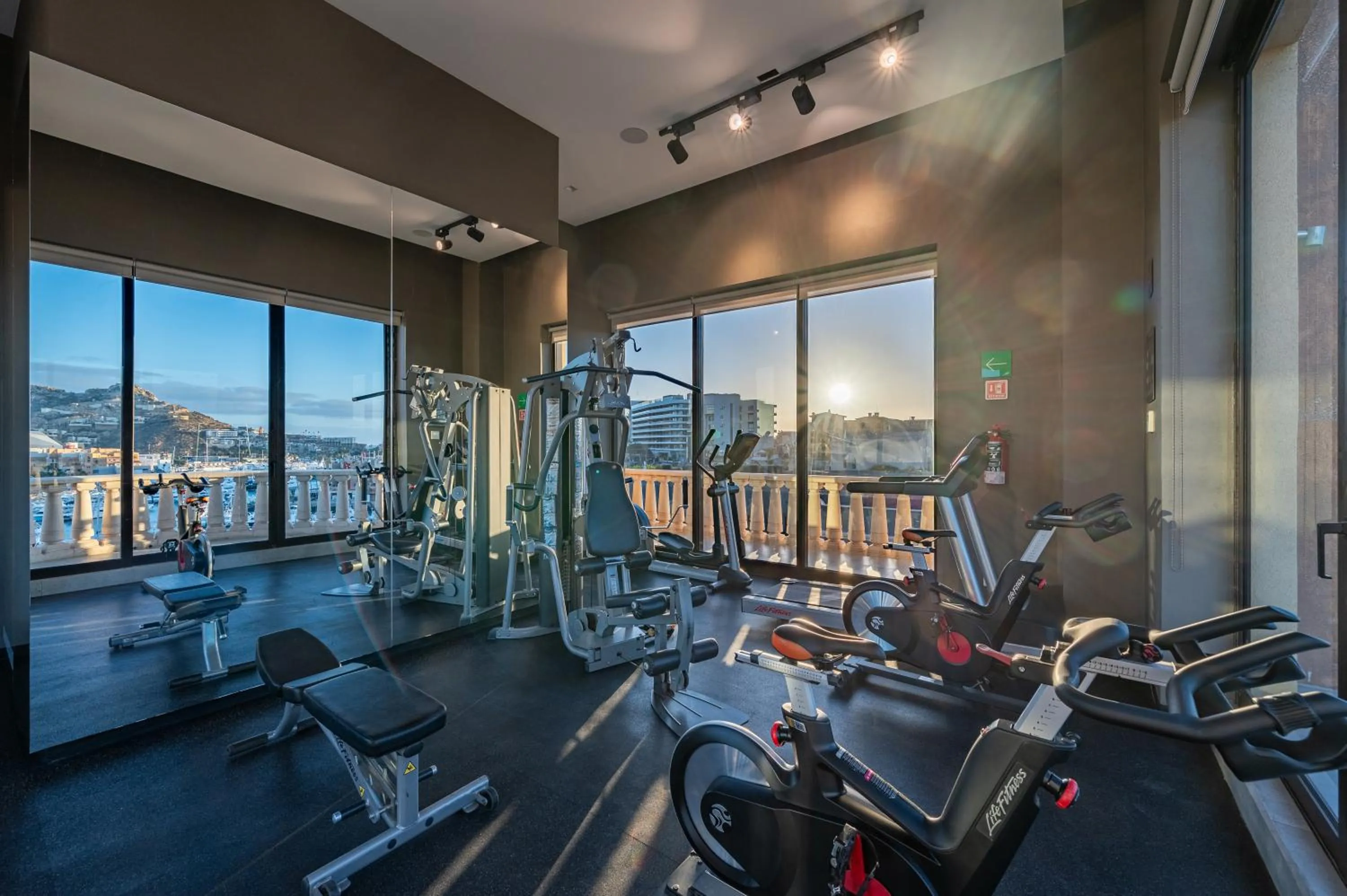 Fitness centre/facilities in Paraiso Residences Marina Cabo by Capitalia