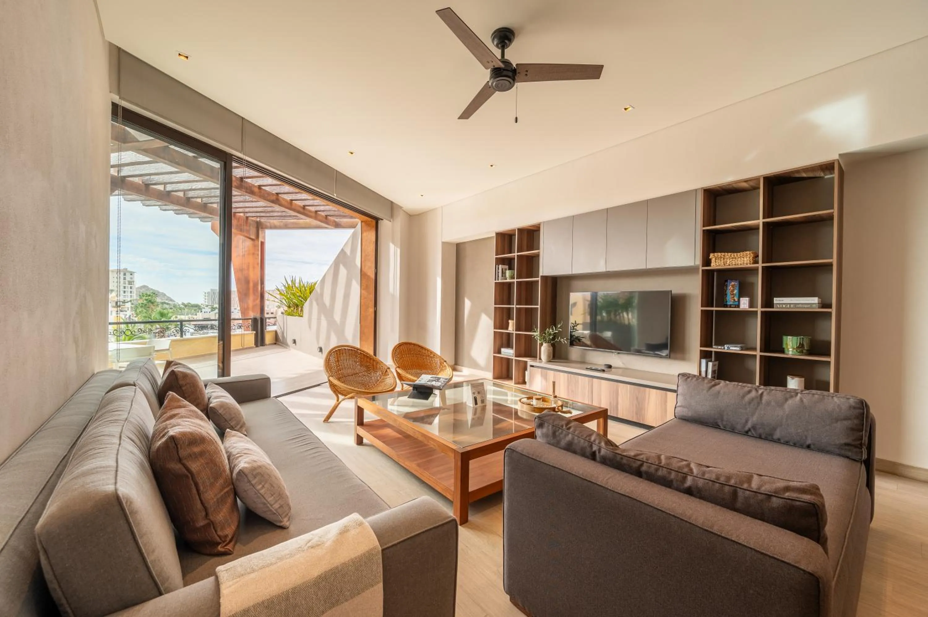 Living room in Paraiso Residences Marina Cabo by Capitalia