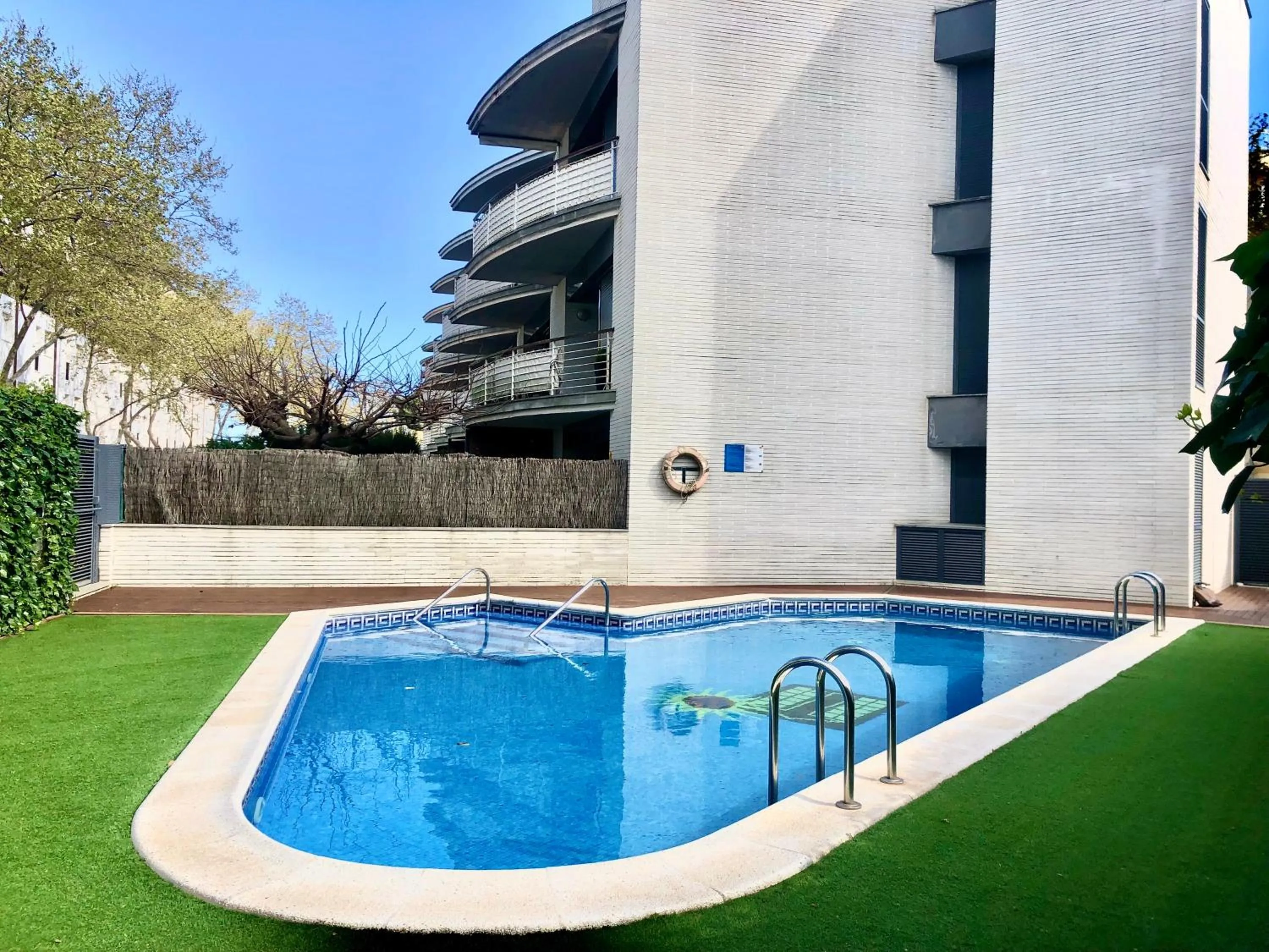 Swimming pool in Mar i Llum