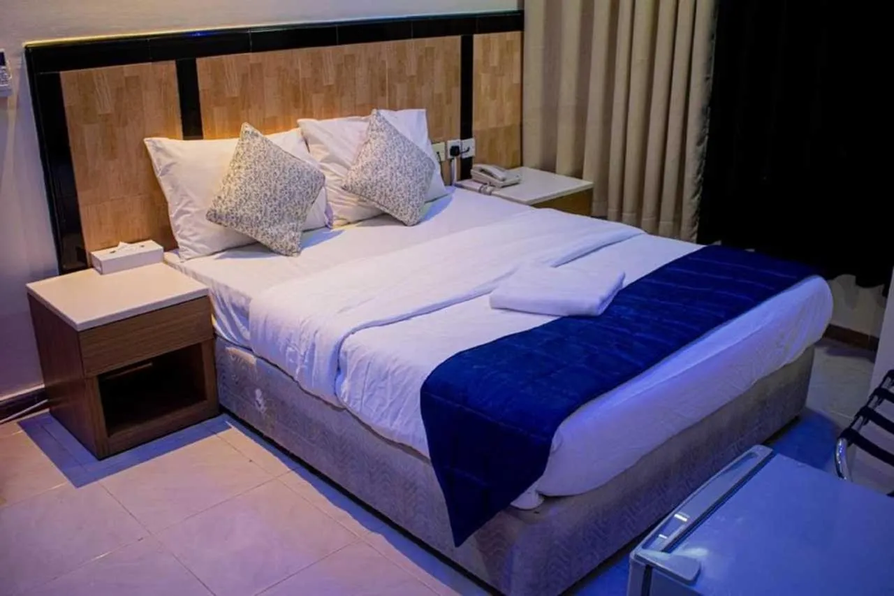 Bedroom, Bed in Sharjah Plaza Hotel