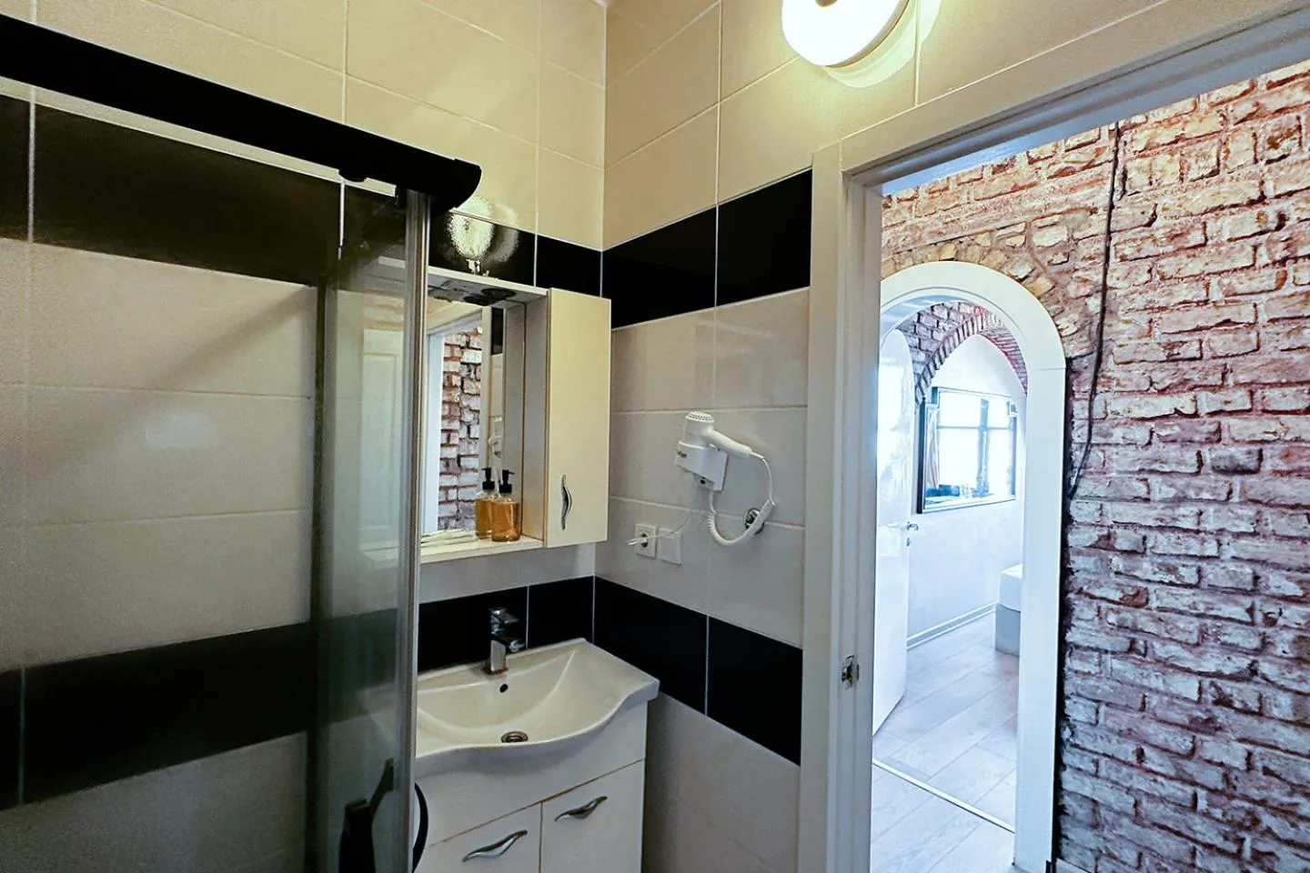 Shower in The Haliç Bosphorus Hotel