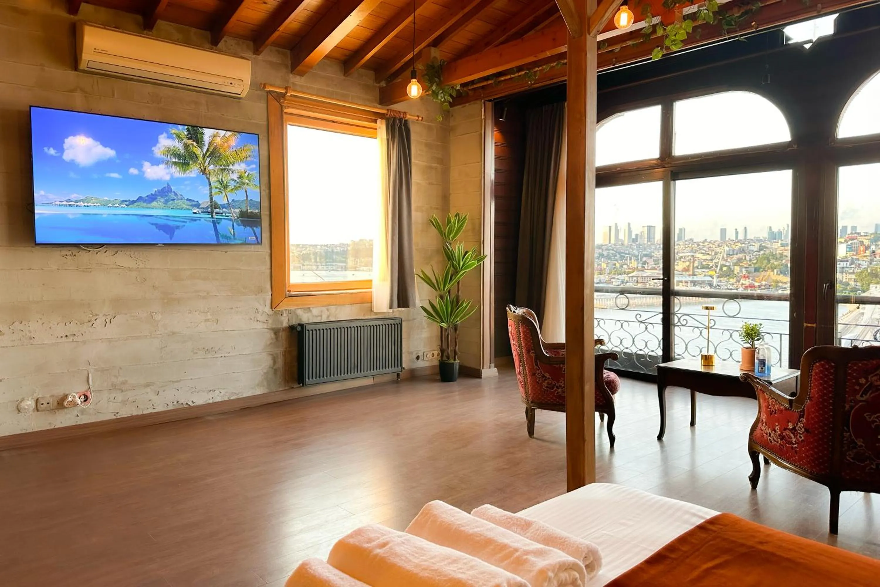 TV and multimedia in The Haliç Bosphorus Hotel