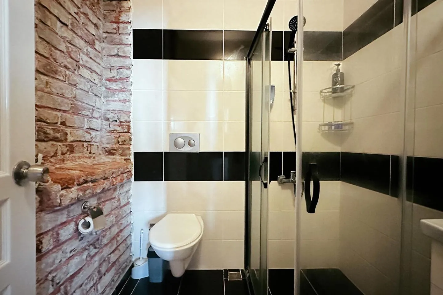 Shower in The Haliç Bosphorus Hotel