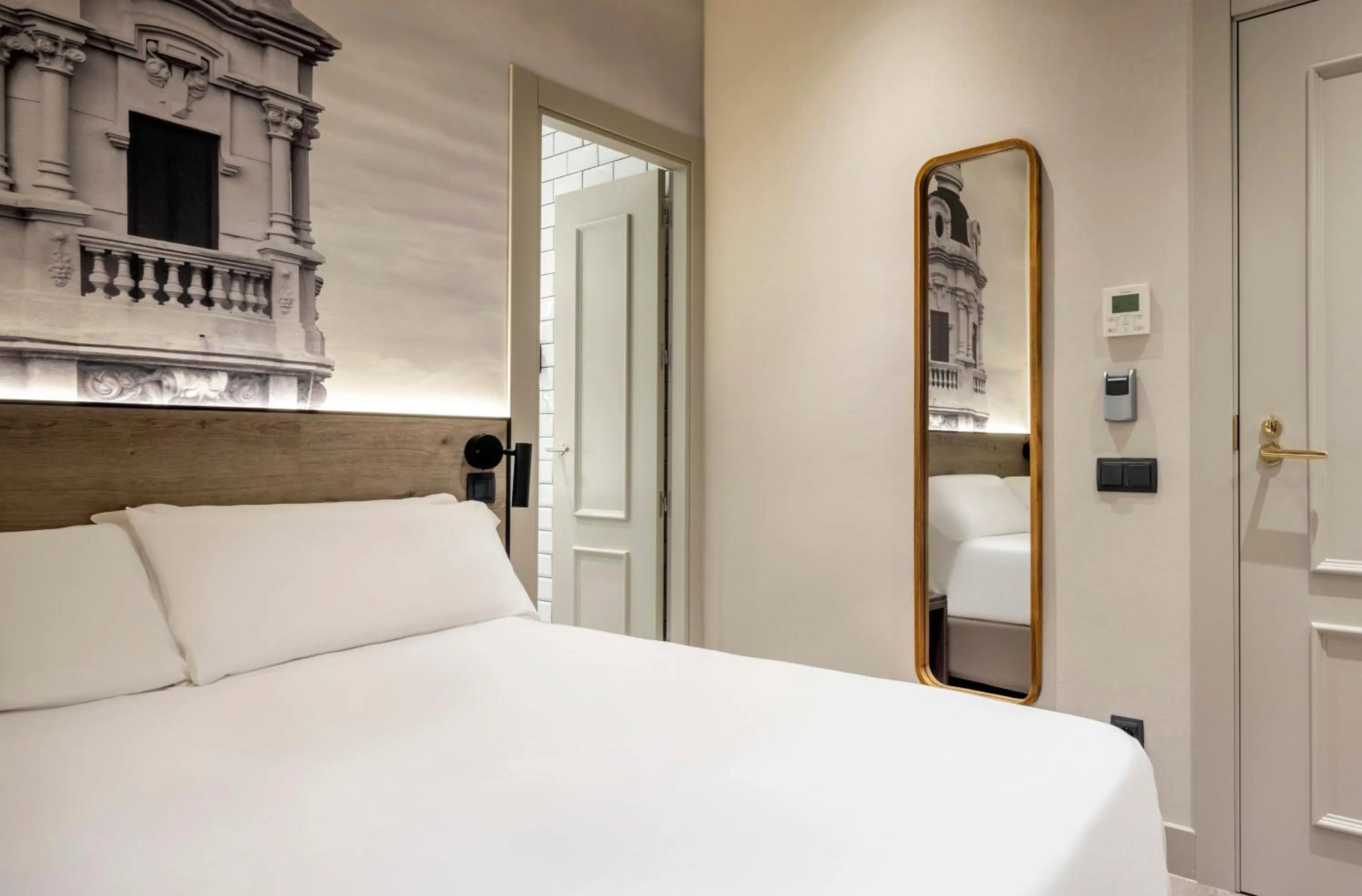 Bed in Regente Hotel