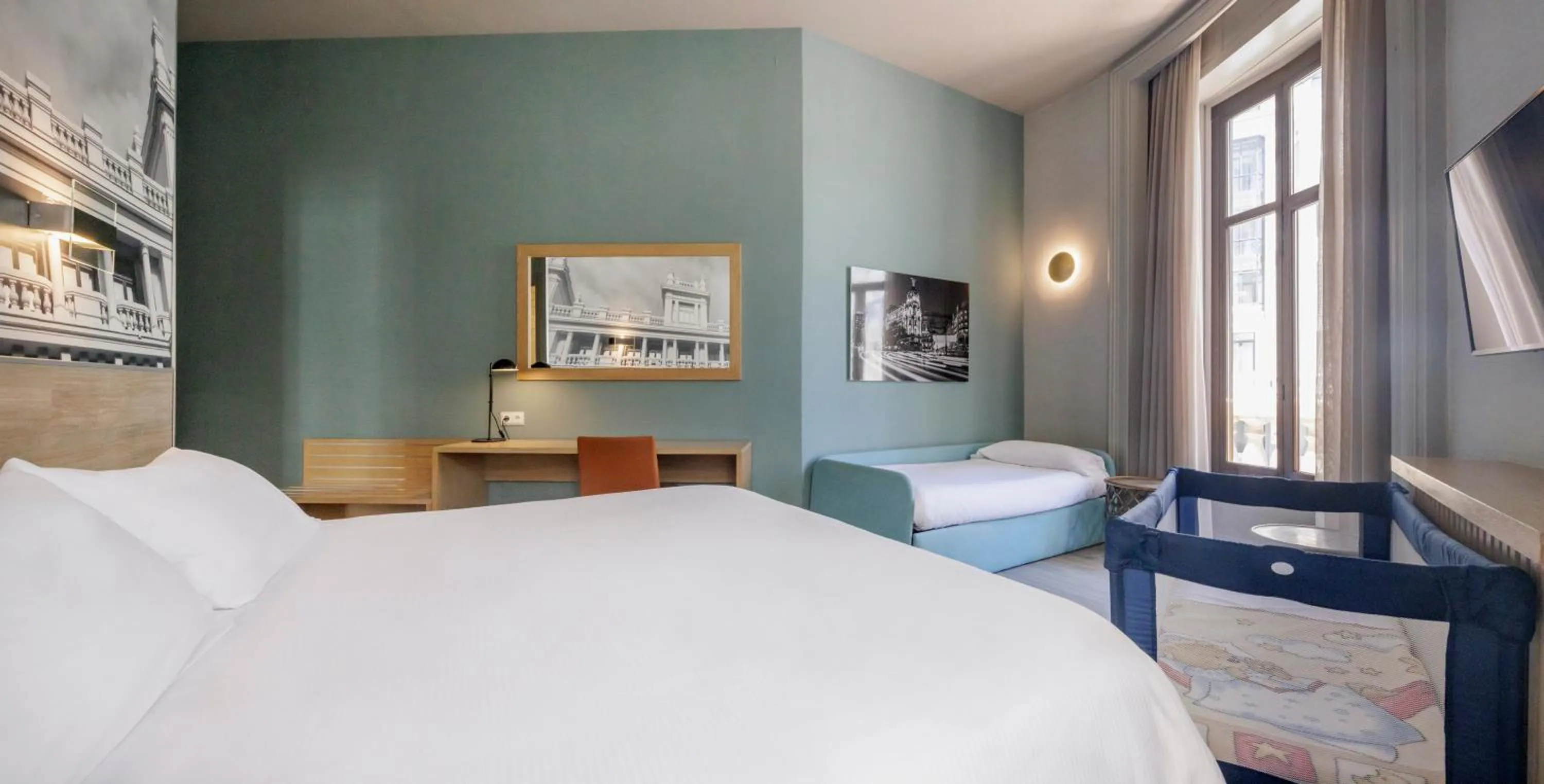 Bedroom, Bed in Regente Hotel