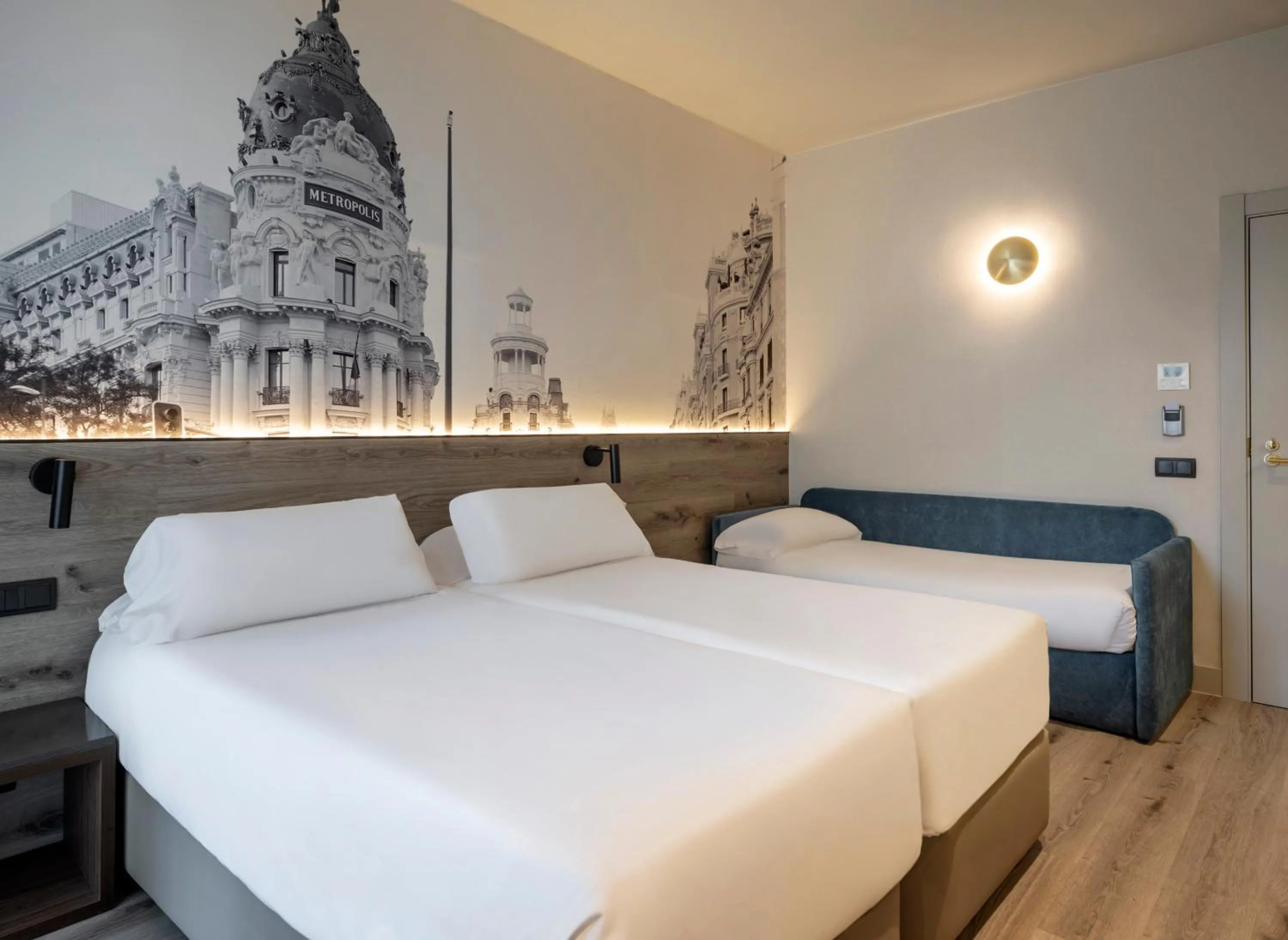 Bed in Regente Hotel