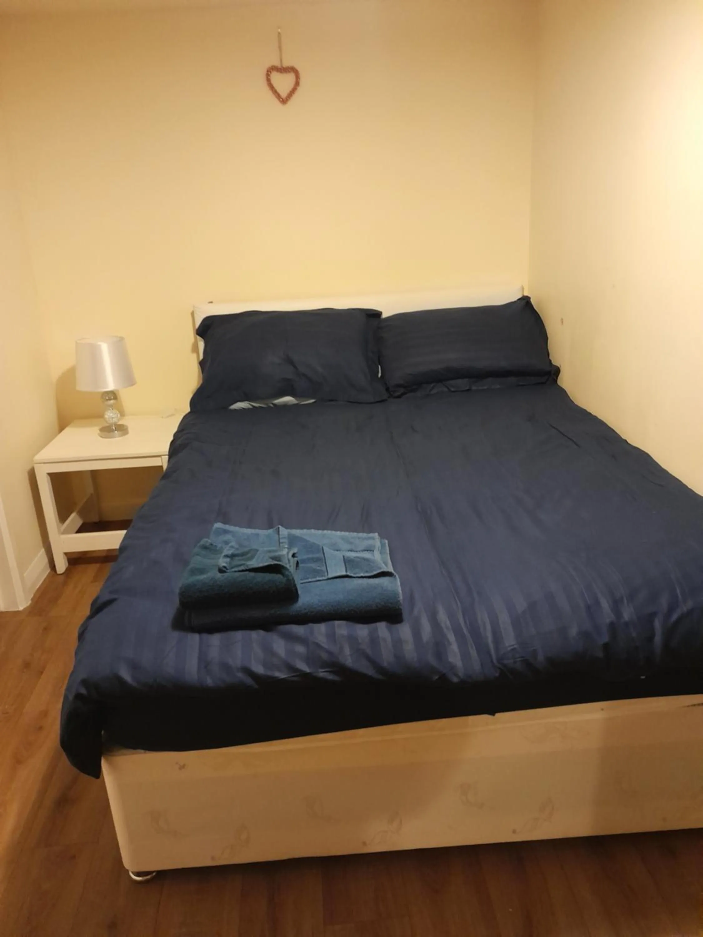 Bed in Kings Arms Guest House Ebbw Vale