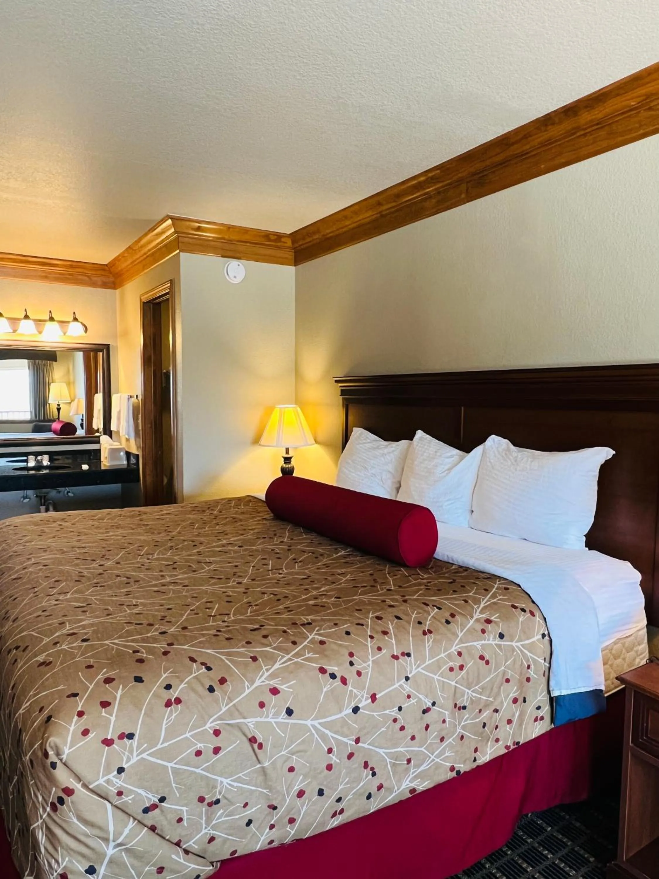 Bed in Cattle country lodge