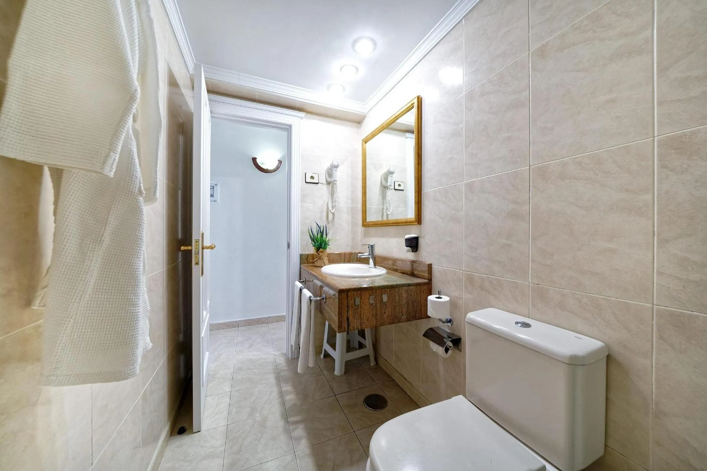 Bathroom in Labranda Los Cocoteros